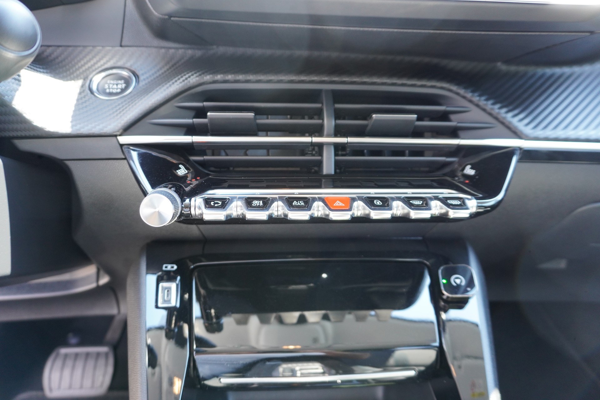 PEUGEOT 208 1.2 PureTech Allure Pack EAT8-image-23