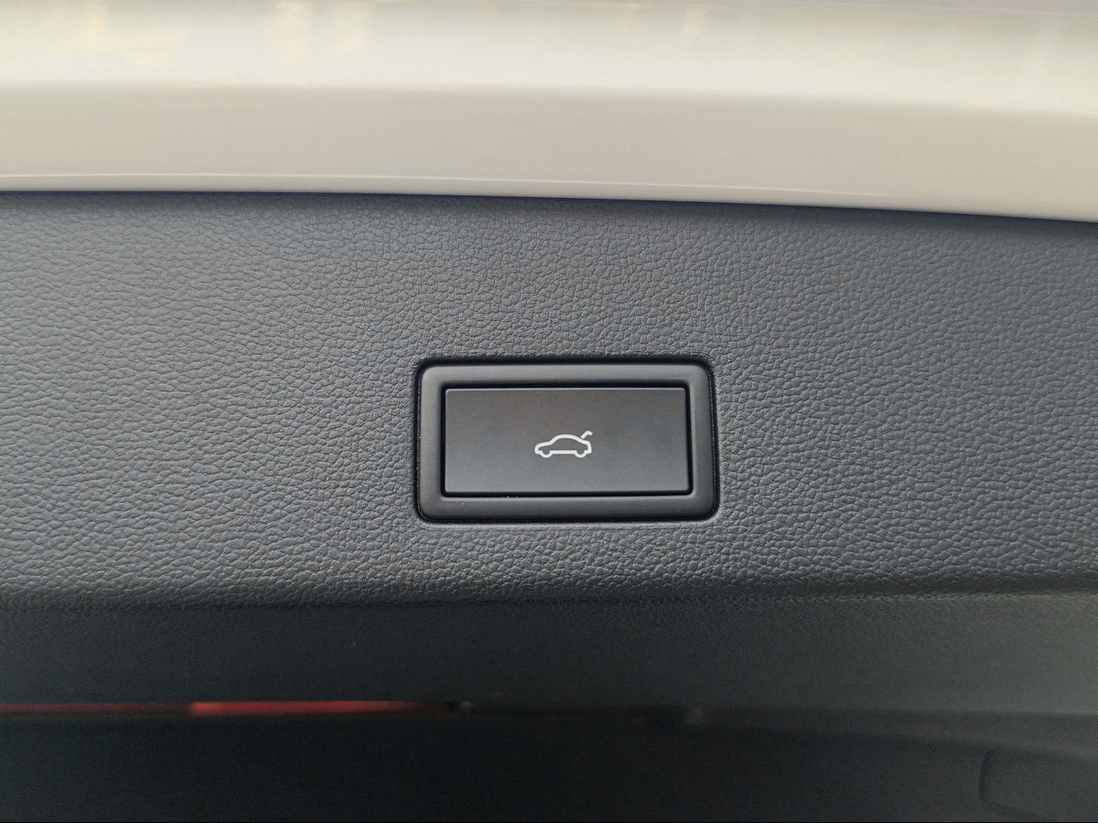 VW Golf Variant 2.0 TSI R-Line DSG 4 Motion-image-11