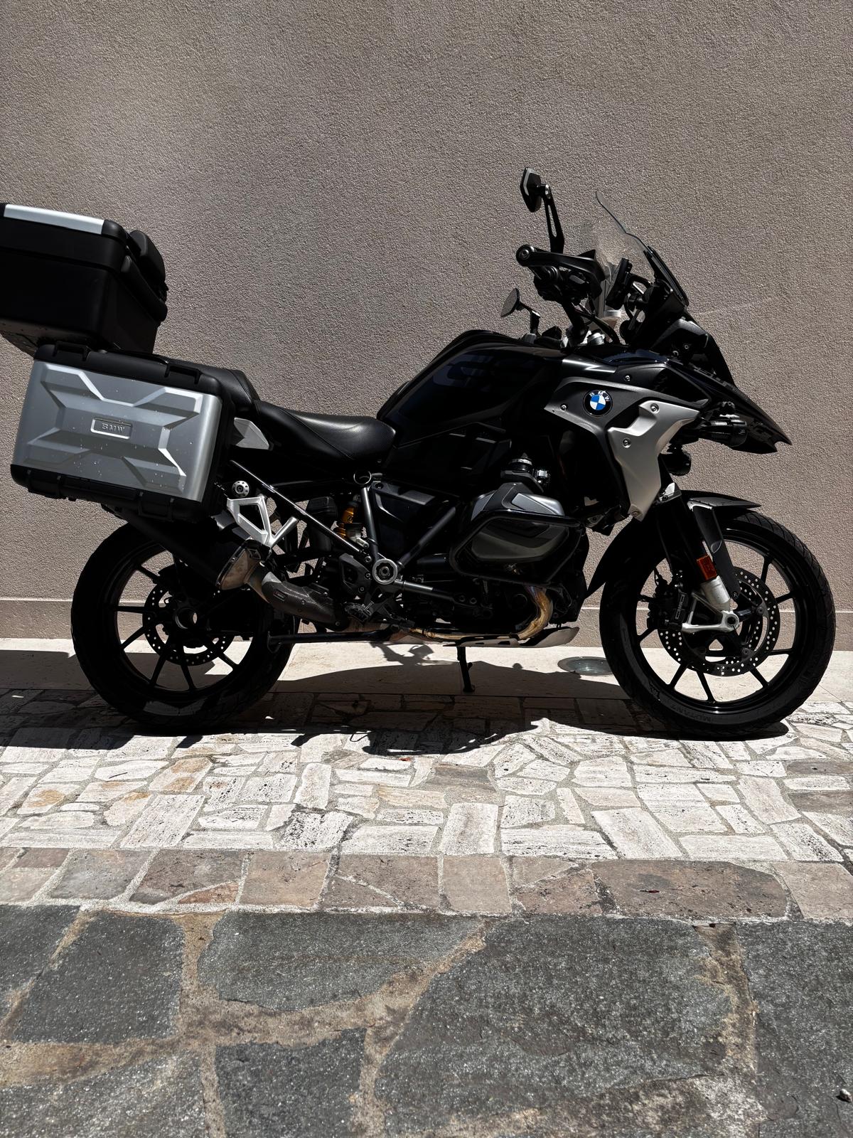 BMW R 1250 GS-image-0