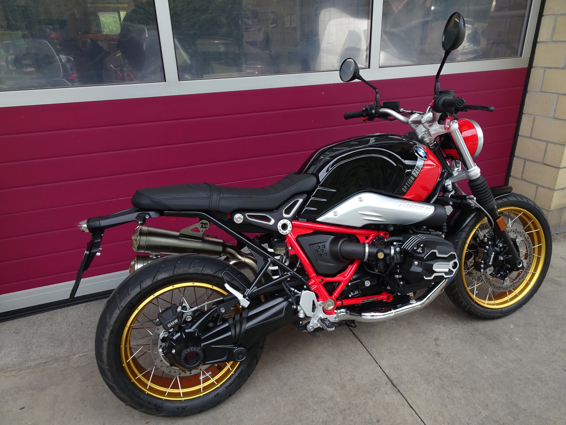 BMW R nineT Scrambler-image-3