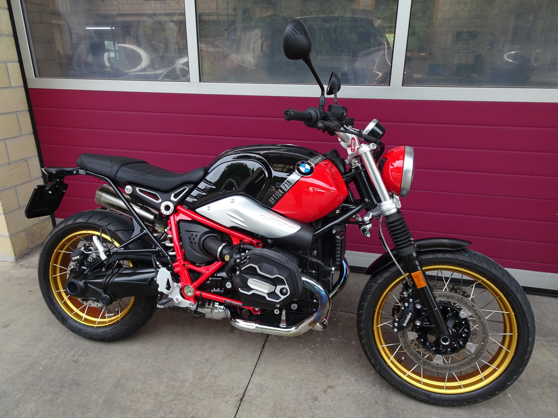 BMW R nineT Scrambler-image-2