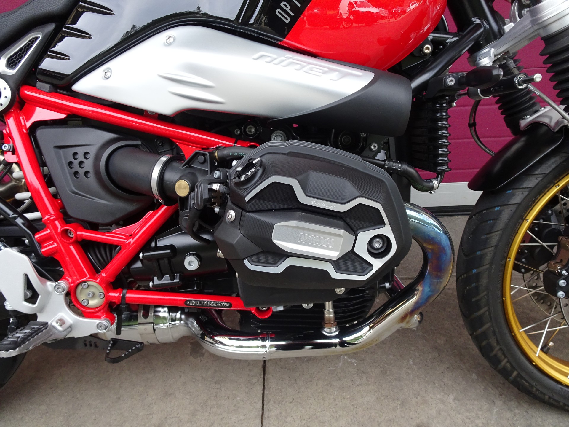 BMW R nineT Scrambler-image-9