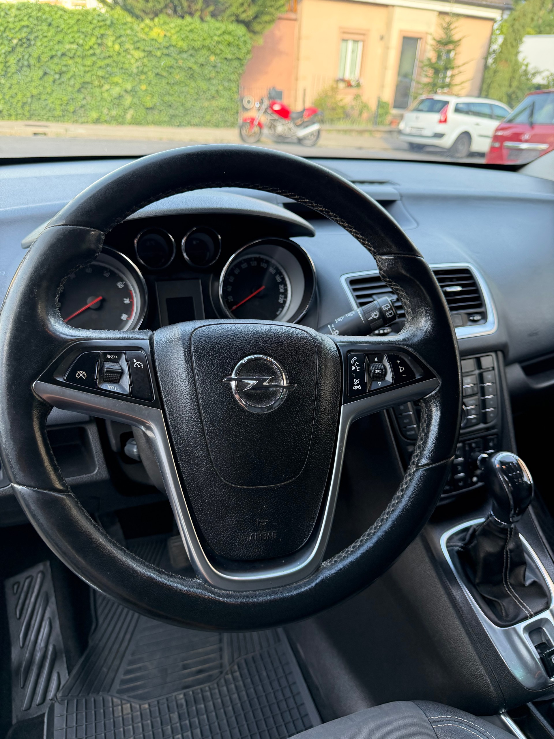 OPEL Meriva 1.4 Turbo Cosmo-image-6