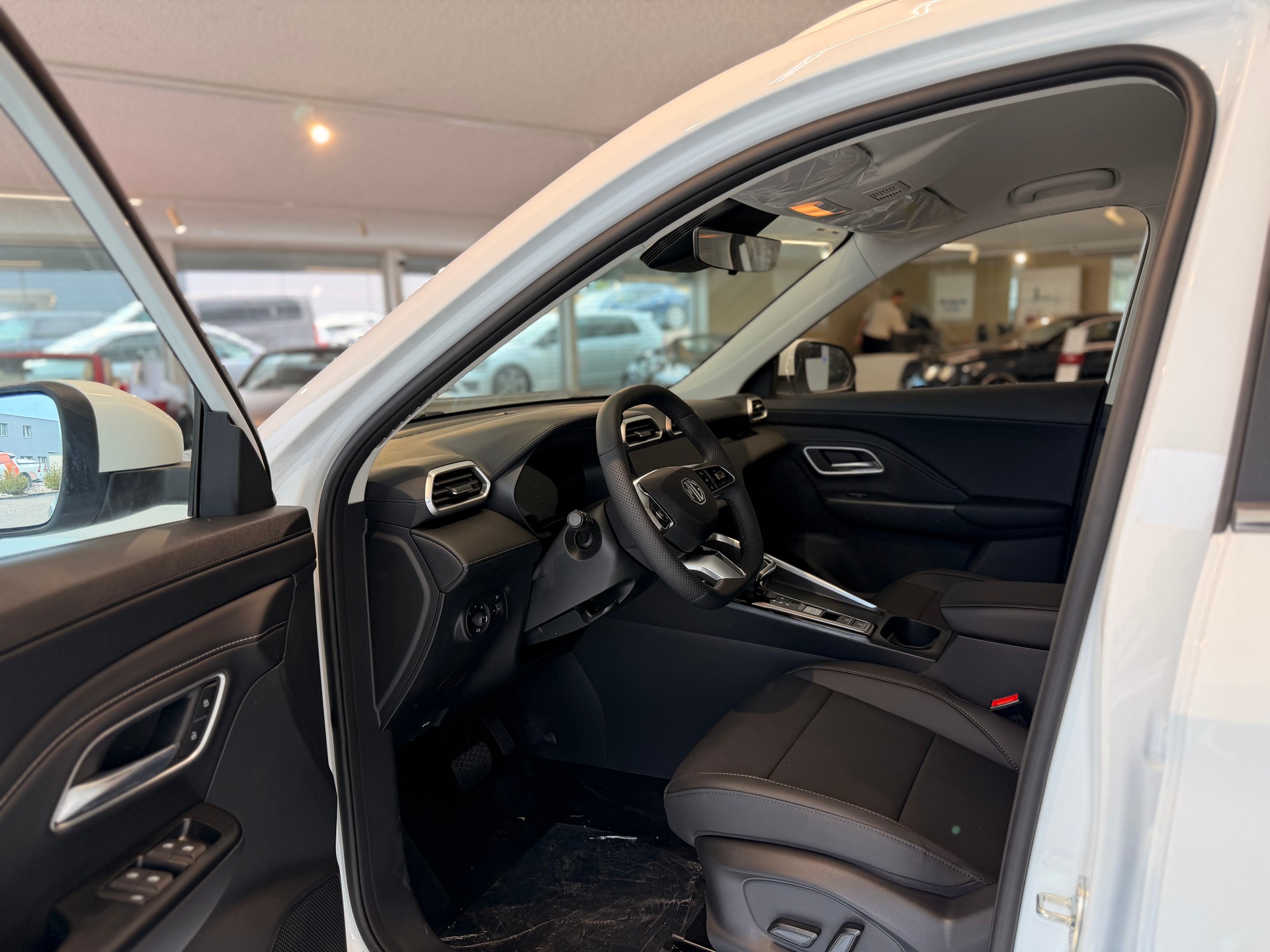 MG ZS 1.5 HEV Luxury-image-17