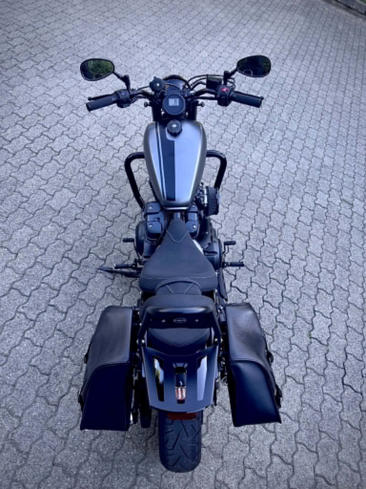 YAMAHA XV 950 R ABS-image-1