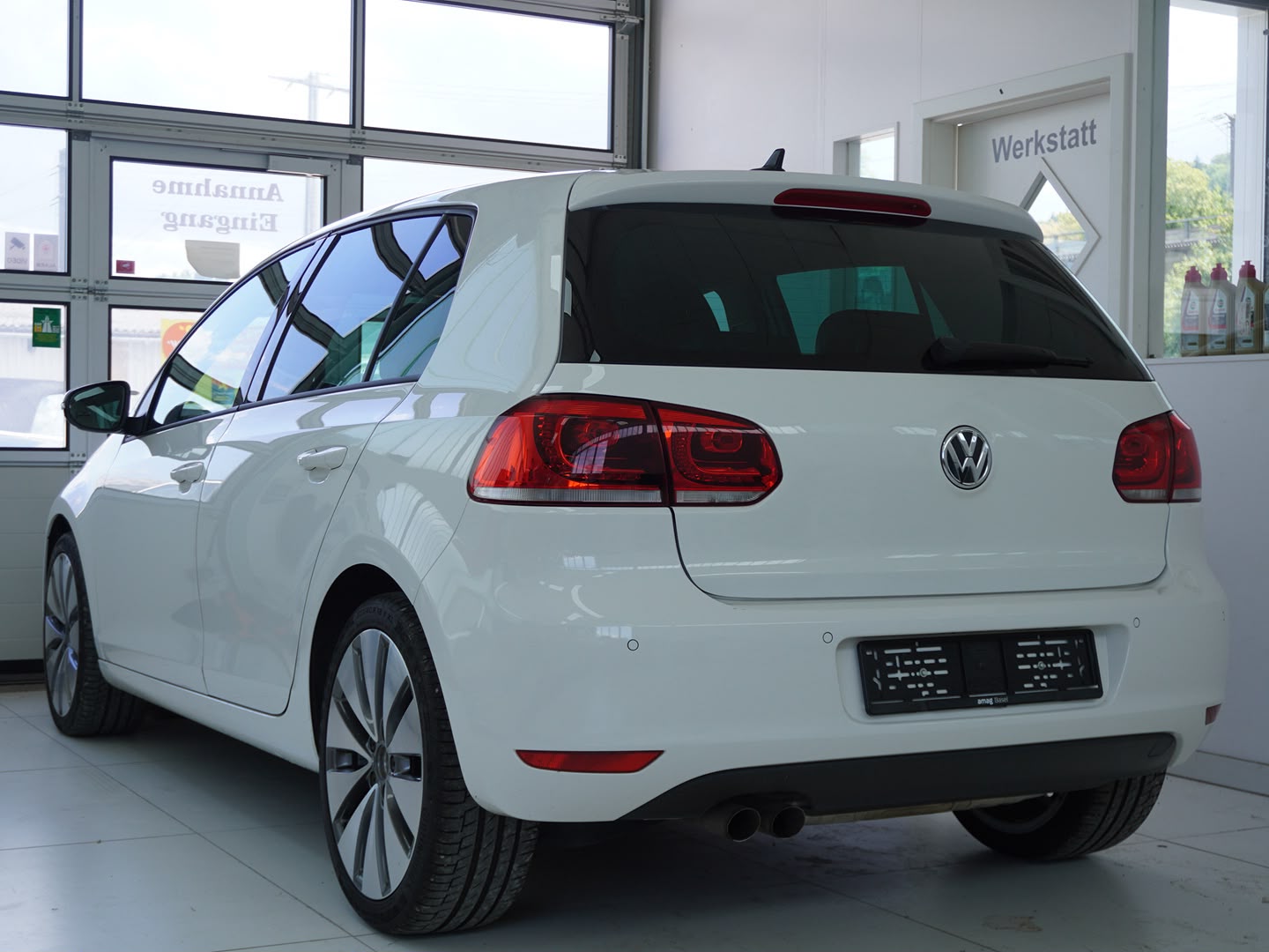 VW Golf 1.4 TSI Highline-showroom-element-1