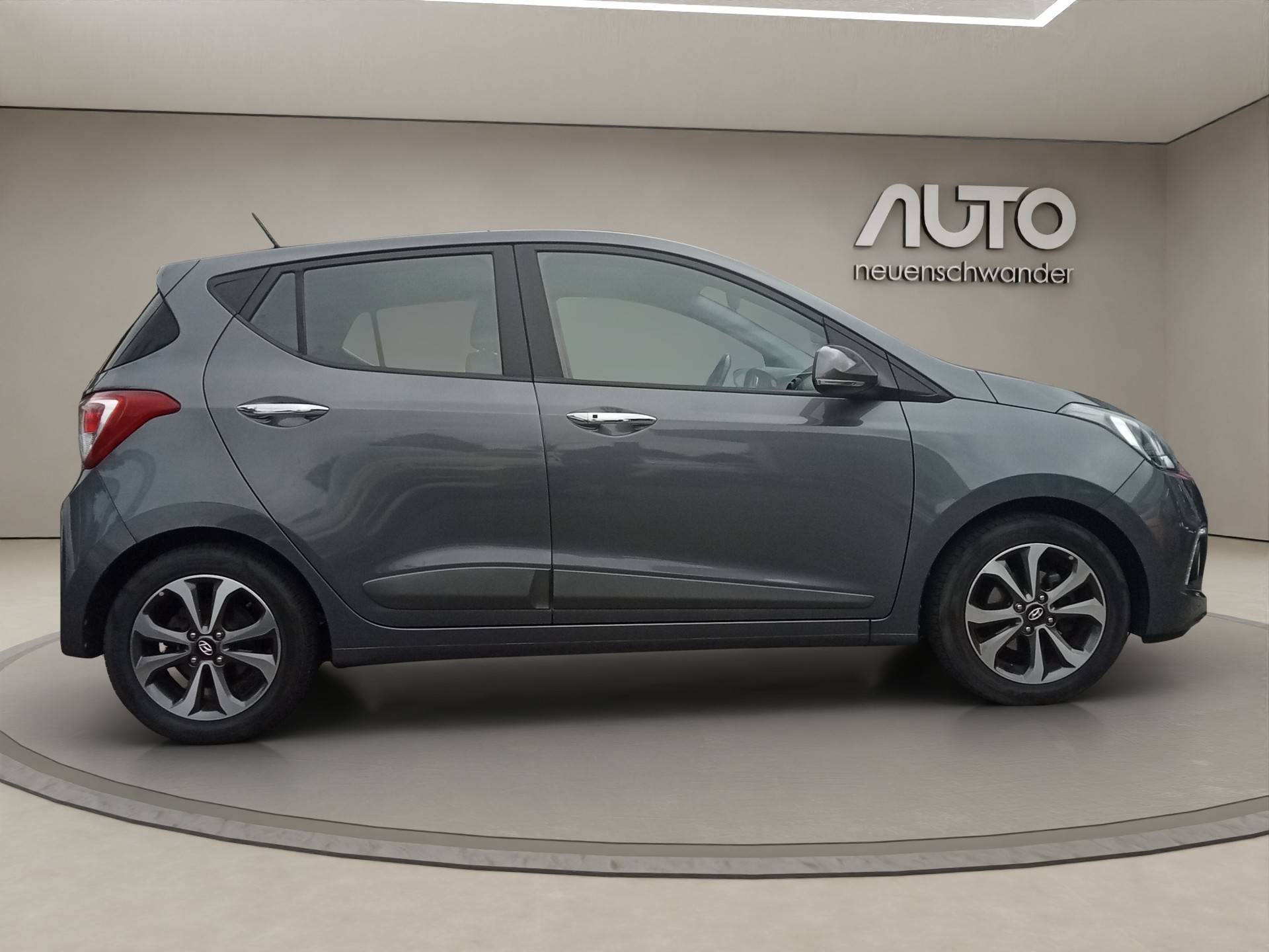 HYUNDAI i10 1.2 Premium-showroom-element-3