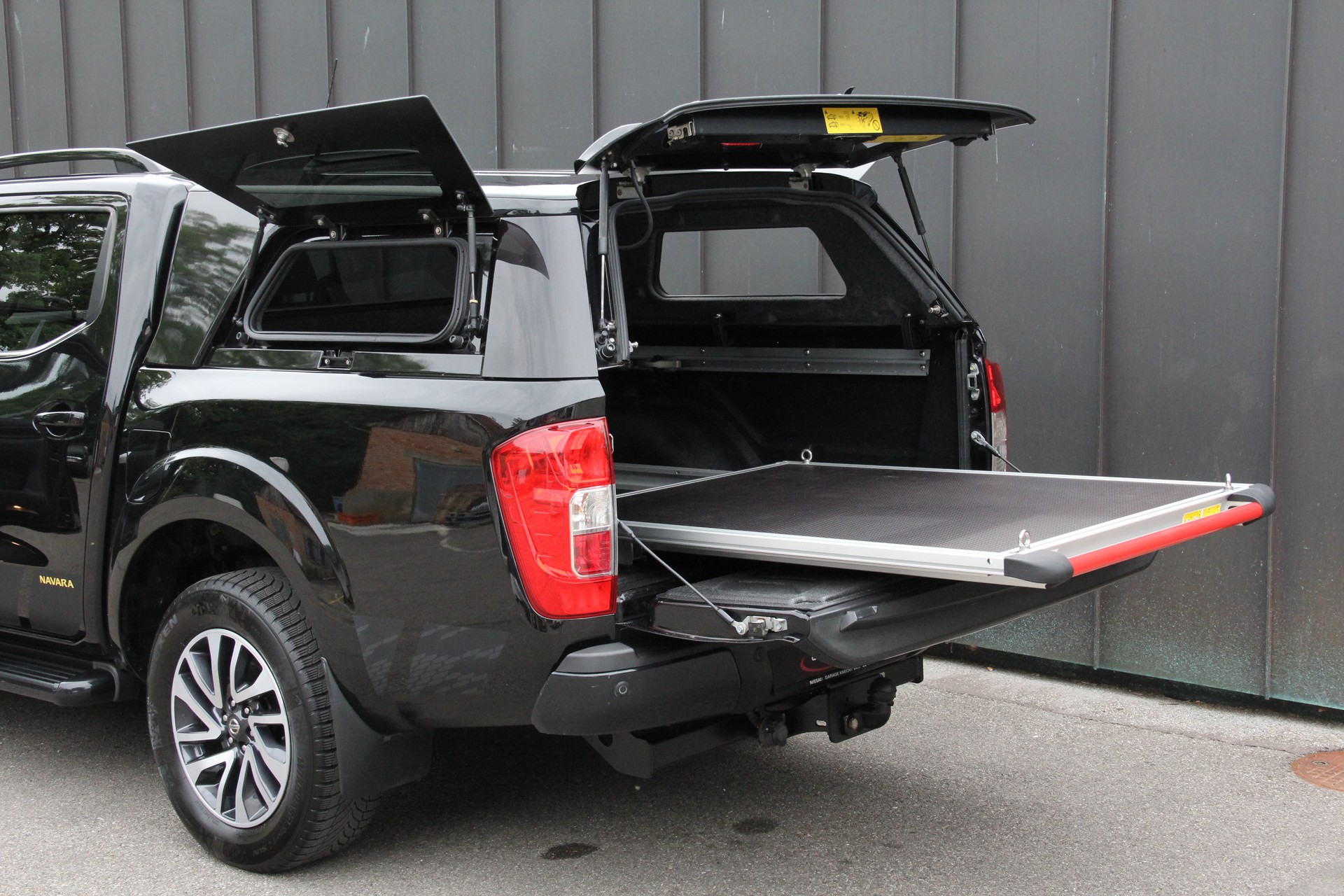 NISSAN Navara Double Cab N-Guard 2.3 dCi 4WD Automatic **ANHÄNGERKUPPLUNG-3500Kg** 360°KAMERA **HARDTOP** SCHIEBEDACH-image-2