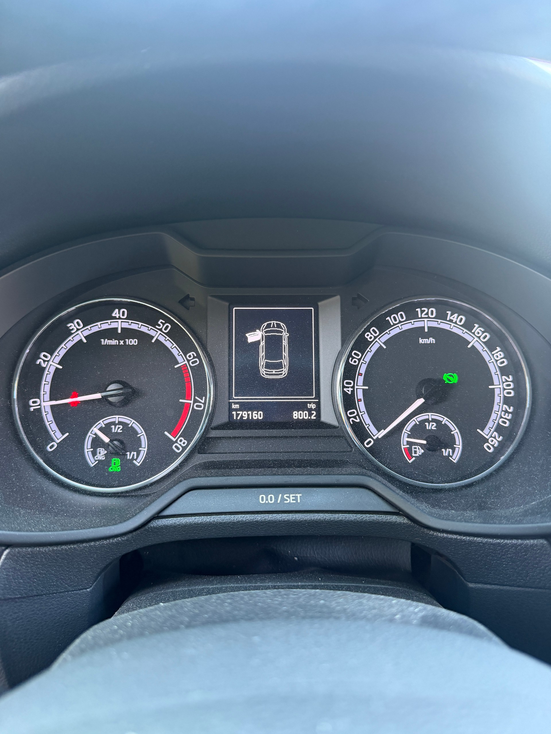 SKODA Octavia Combi 1.4 TSI G-tec Style CNG DSG-image-13