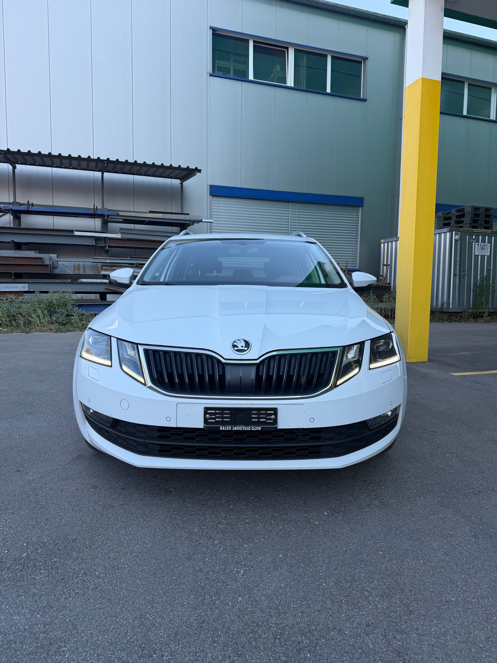 SKODA Octavia Combi 1.4 TSI G-tec Style CNG DSG-image-1