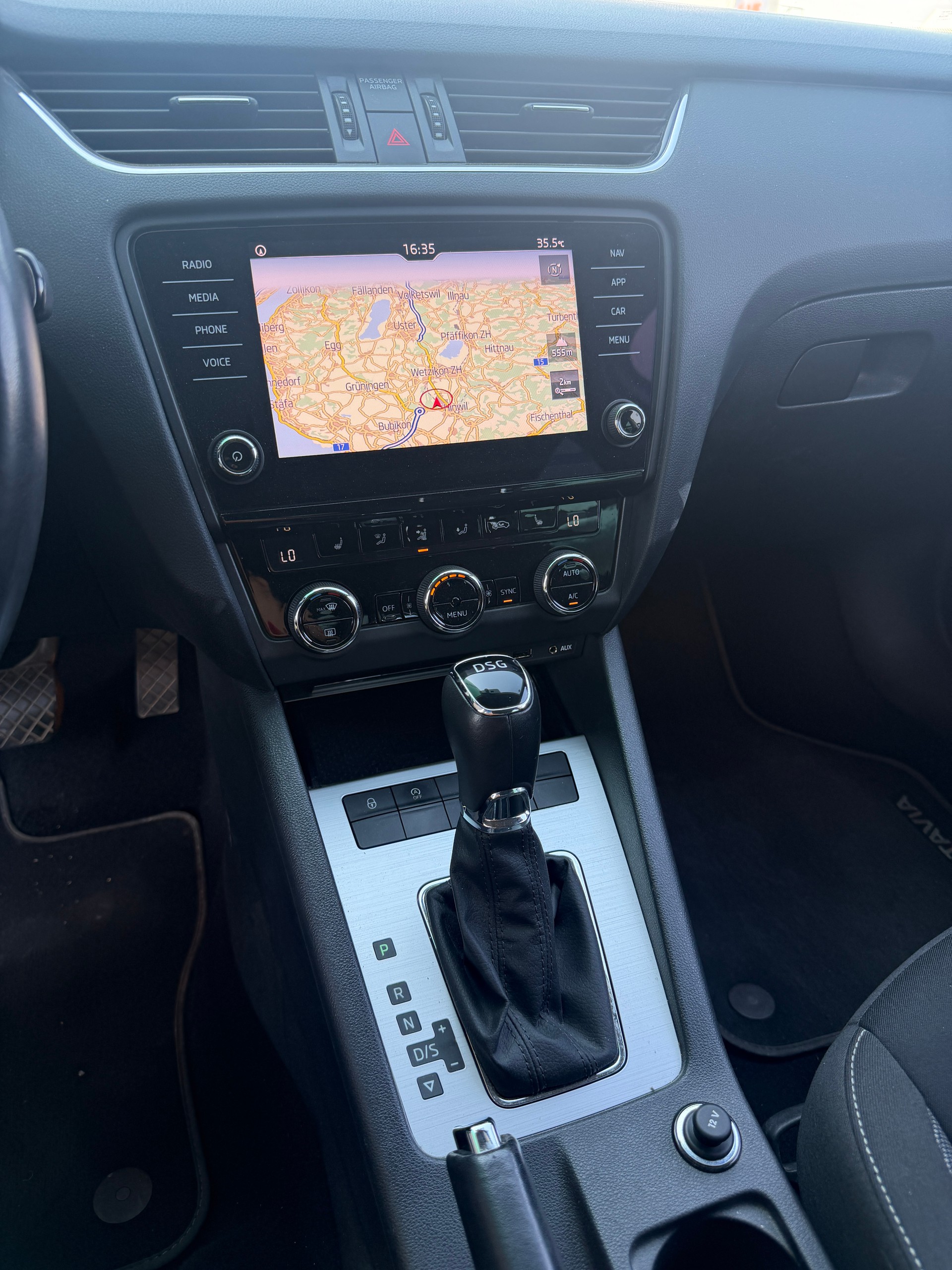 SKODA Octavia Combi 1.4 TSI G-tec Style CNG DSG-image-10