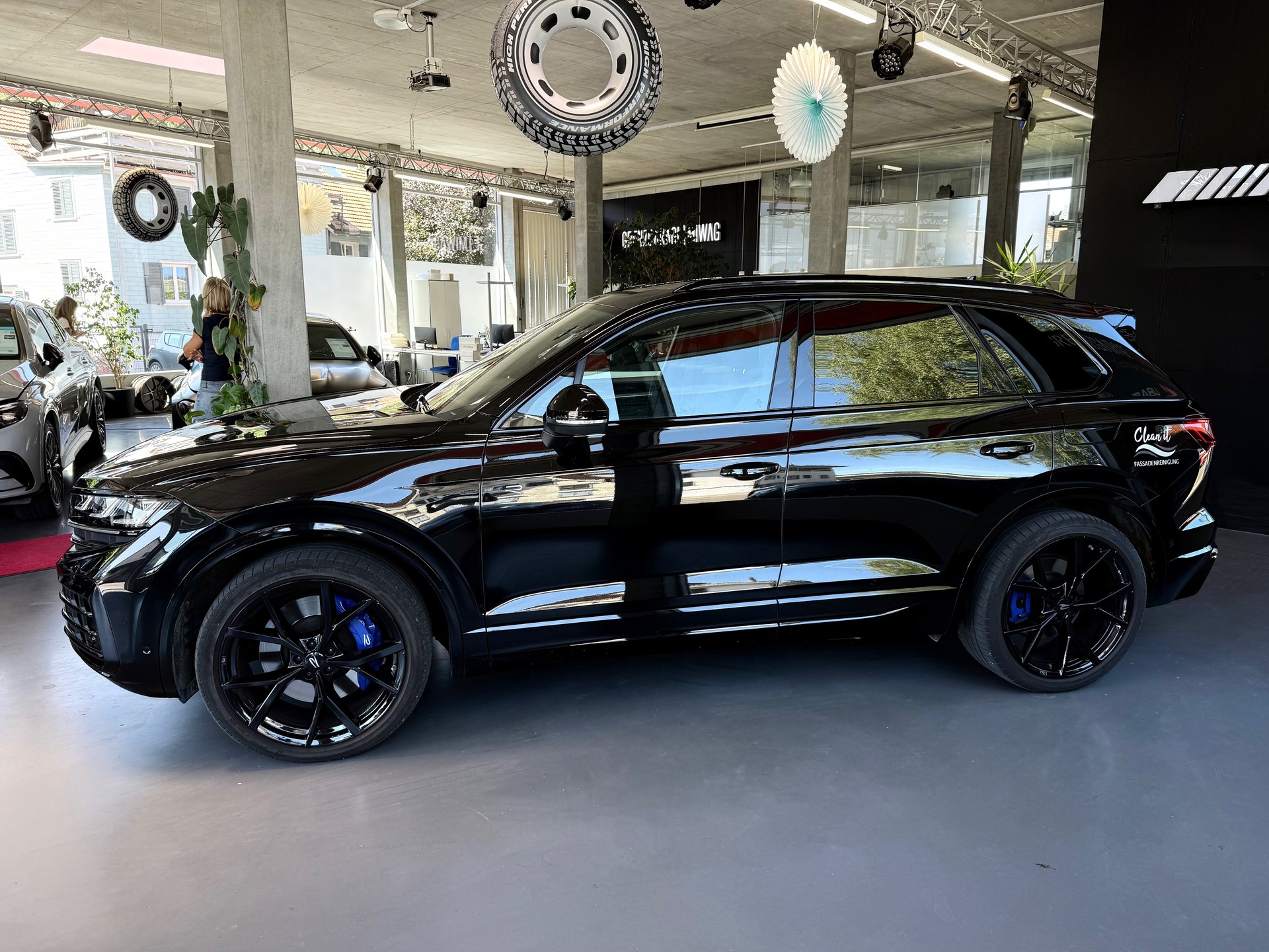 VW Touareg 3.0 TSI eHybrid R Tiptronic-showroom-element-3