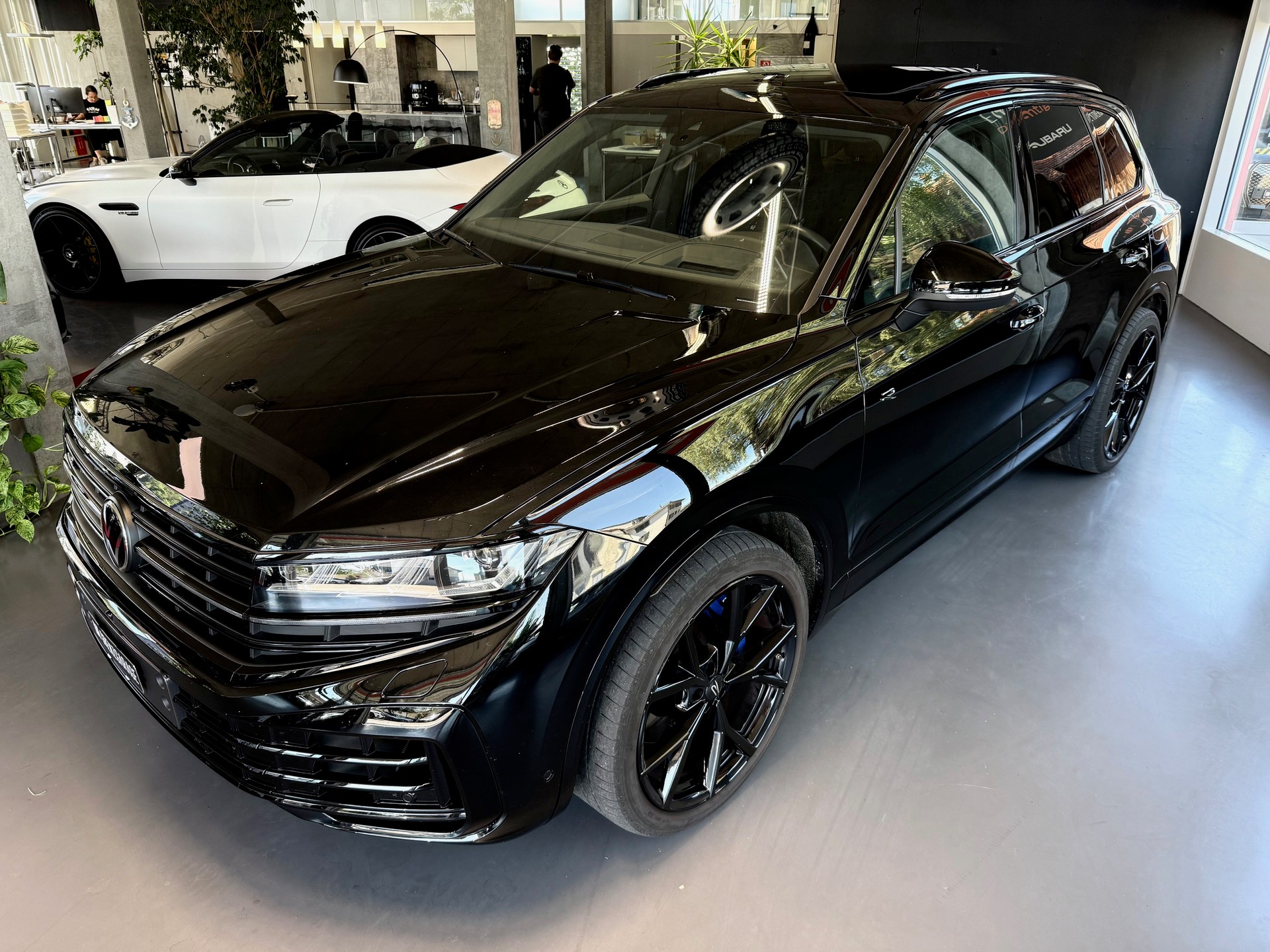 VW Touareg 3.0 TSI eHybrid R Tiptronic-showroom-element-2