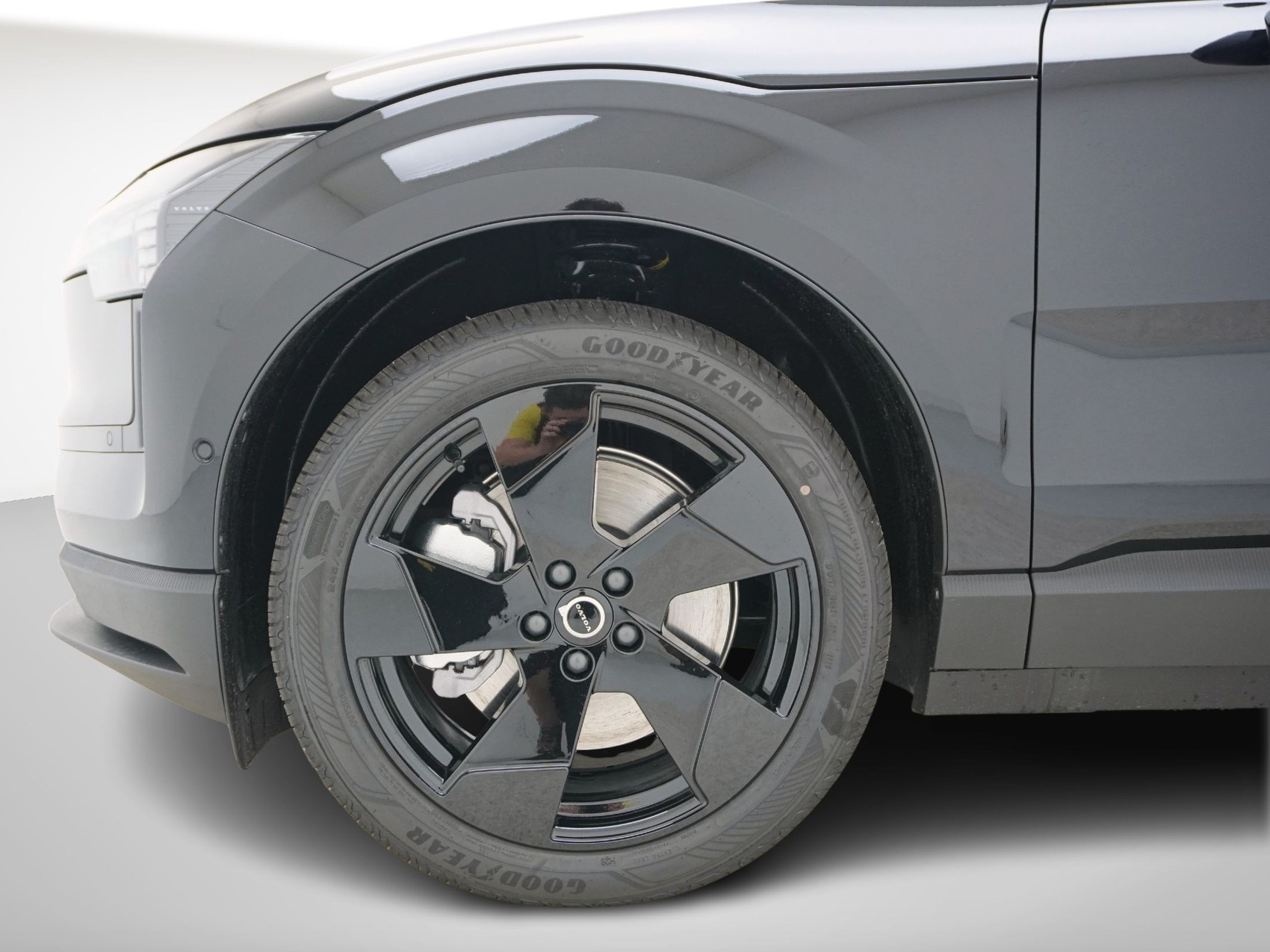 VOLVO EX 30 Twin Ultra Performance Black Edition AWD-image-8