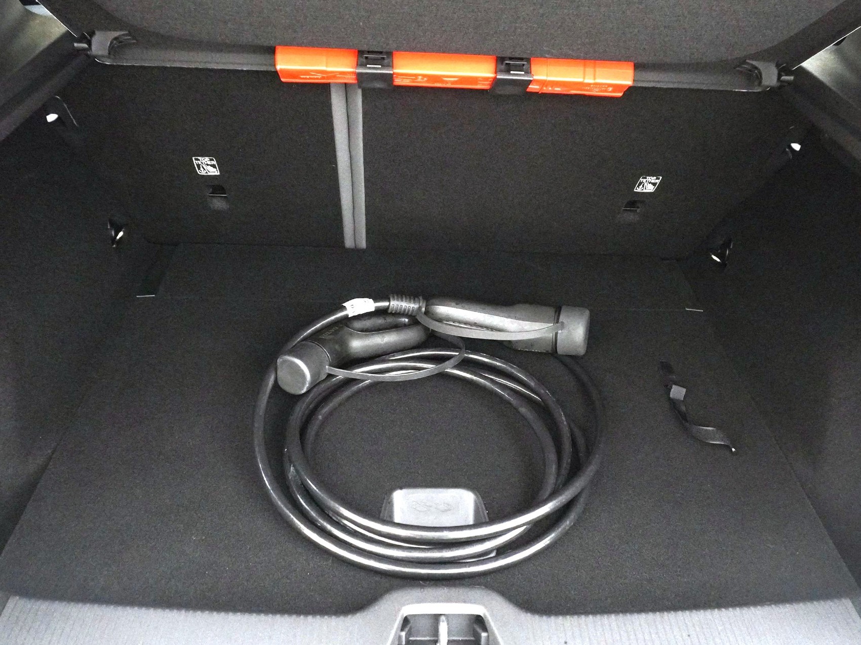 VOLVO EX 30 Twin Ultra Performance Black Edition AWD-image-24