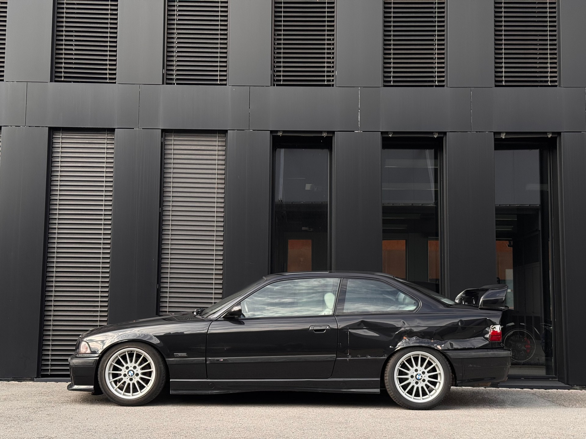 BMW 328i Coupé-image-3