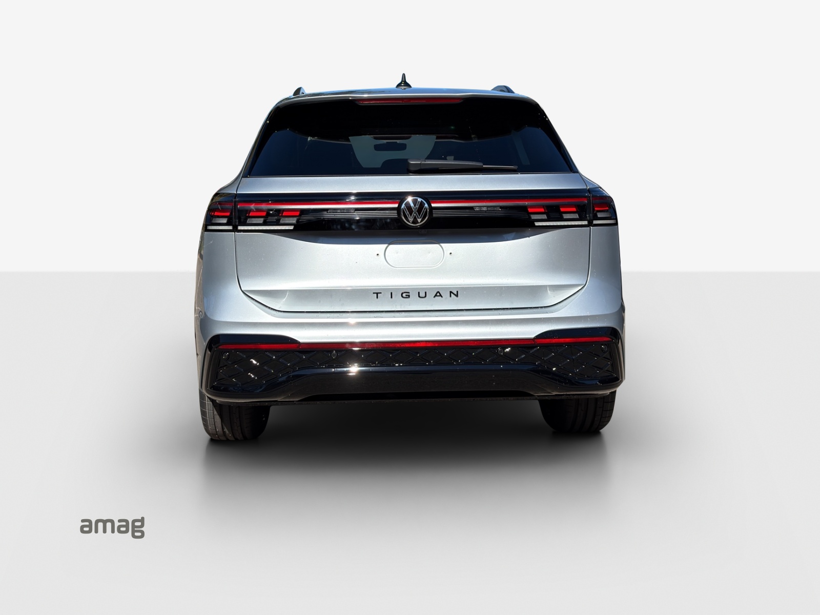 VW Tiguan 2.0 TSI DSG R-Line Plus 4Motion-showroom-element-3