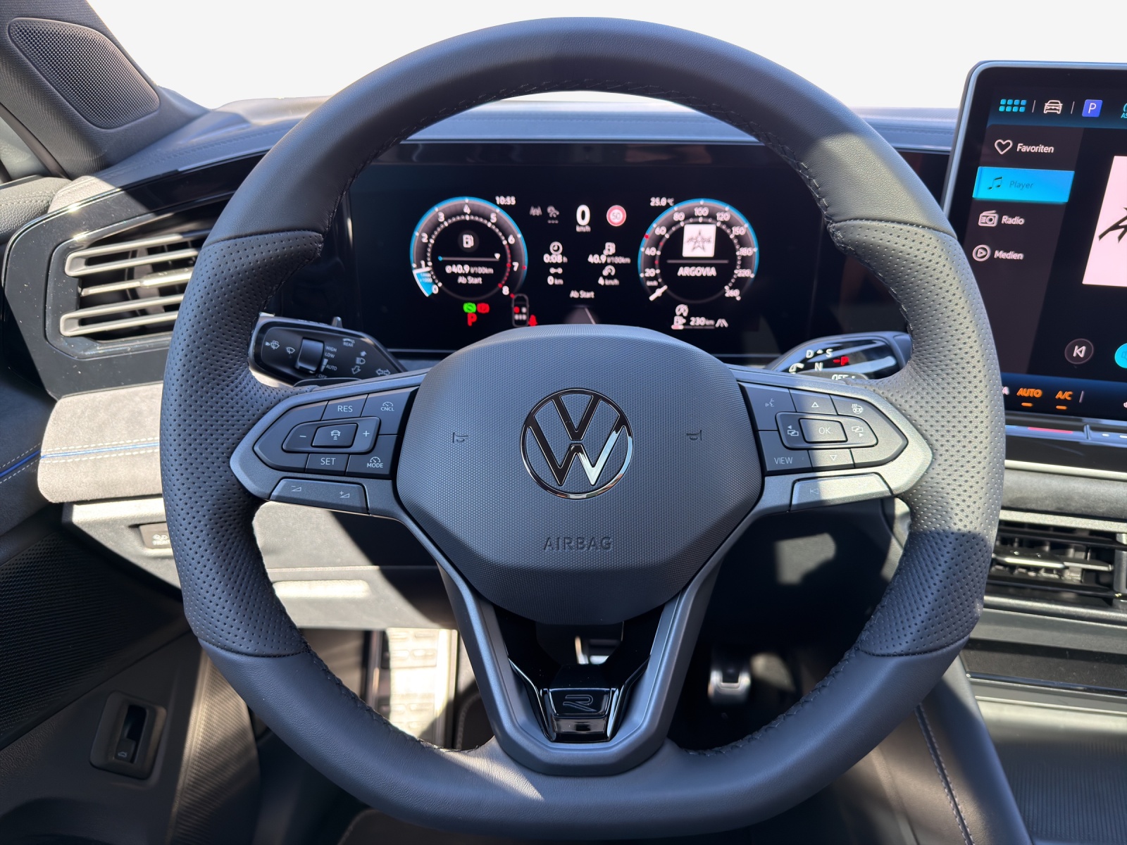 VW Tiguan 2.0 TSI DSG R-Line Plus 4Motion-image-9