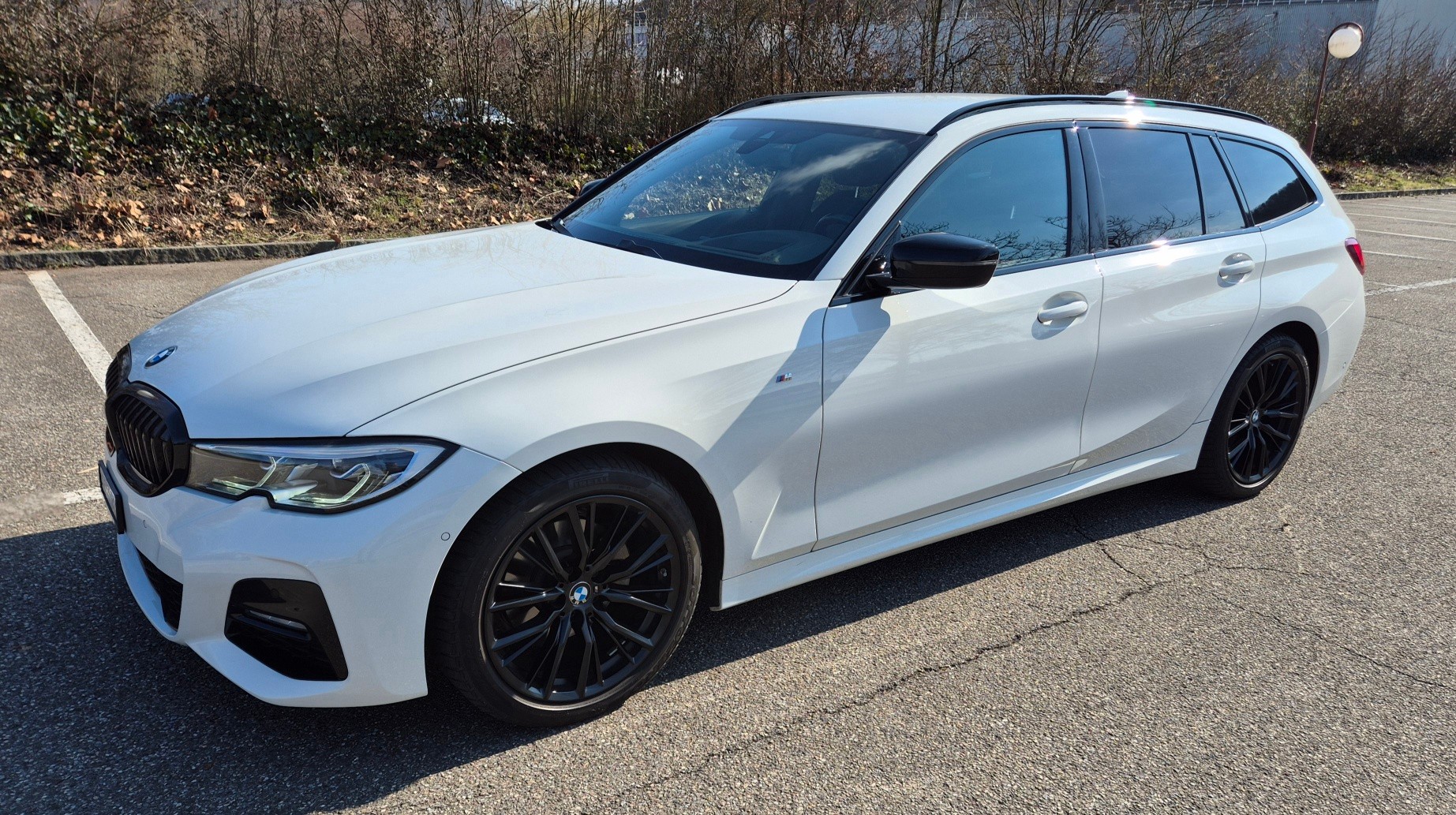 BMW 320d xDrive 48V Touring M-Sport Steptronic-image-6