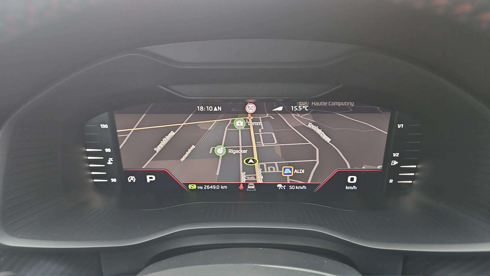 SKODA Kodiaq 2.0 TSI 4x4 RS mit AHK & Panoramadach + Standheizung-image-16