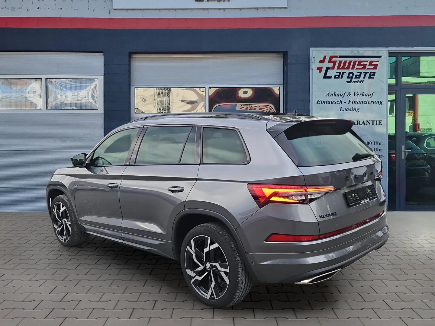 SKODA Kodiaq 2.0 TSI 4x4 RS mit AHK & Panoramadach + Standheizung-image-5