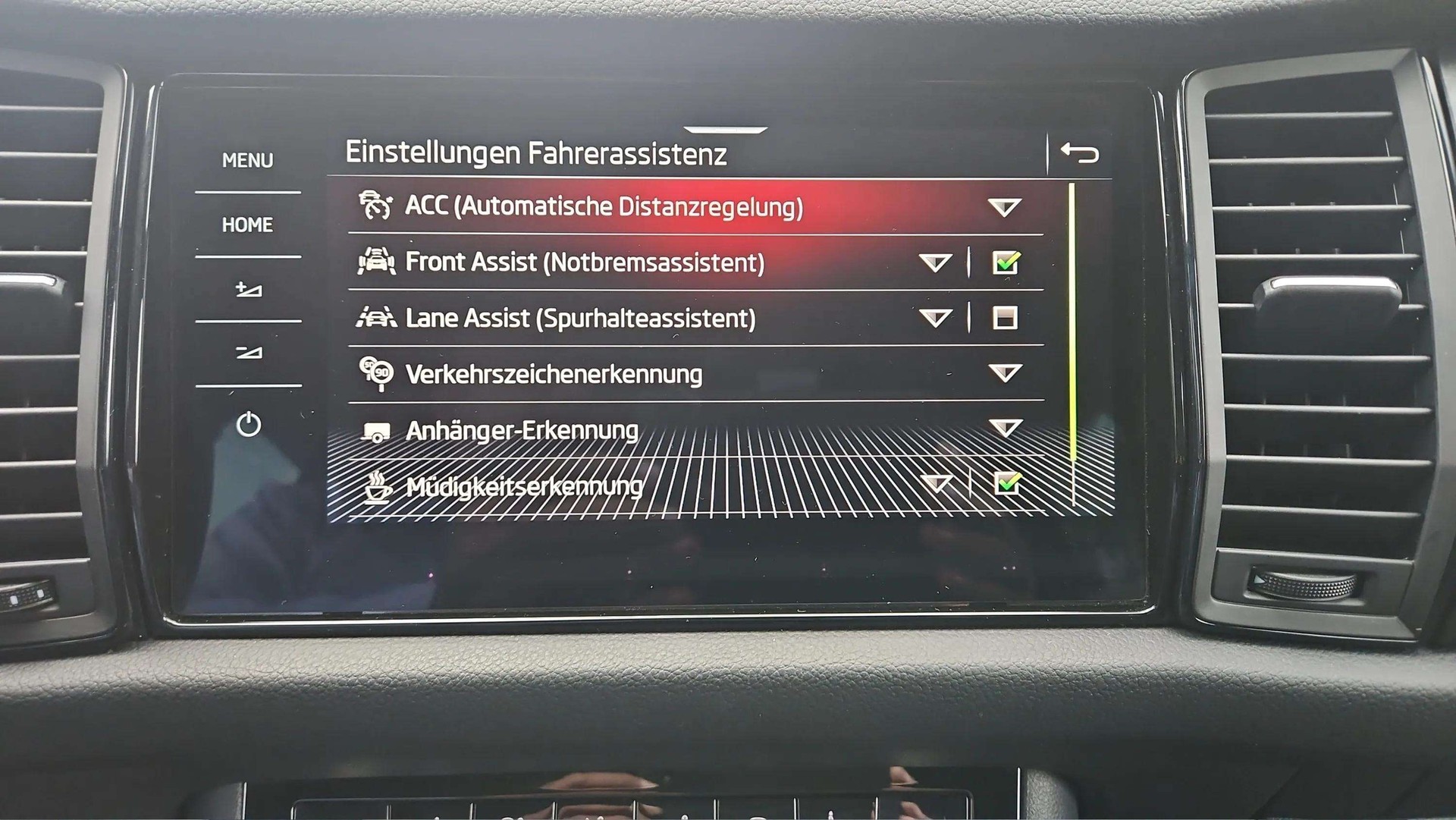SKODA Kodiaq 2.0 TSI 4x4 RS mit AHK & Panoramadach + Standheizung-image-23