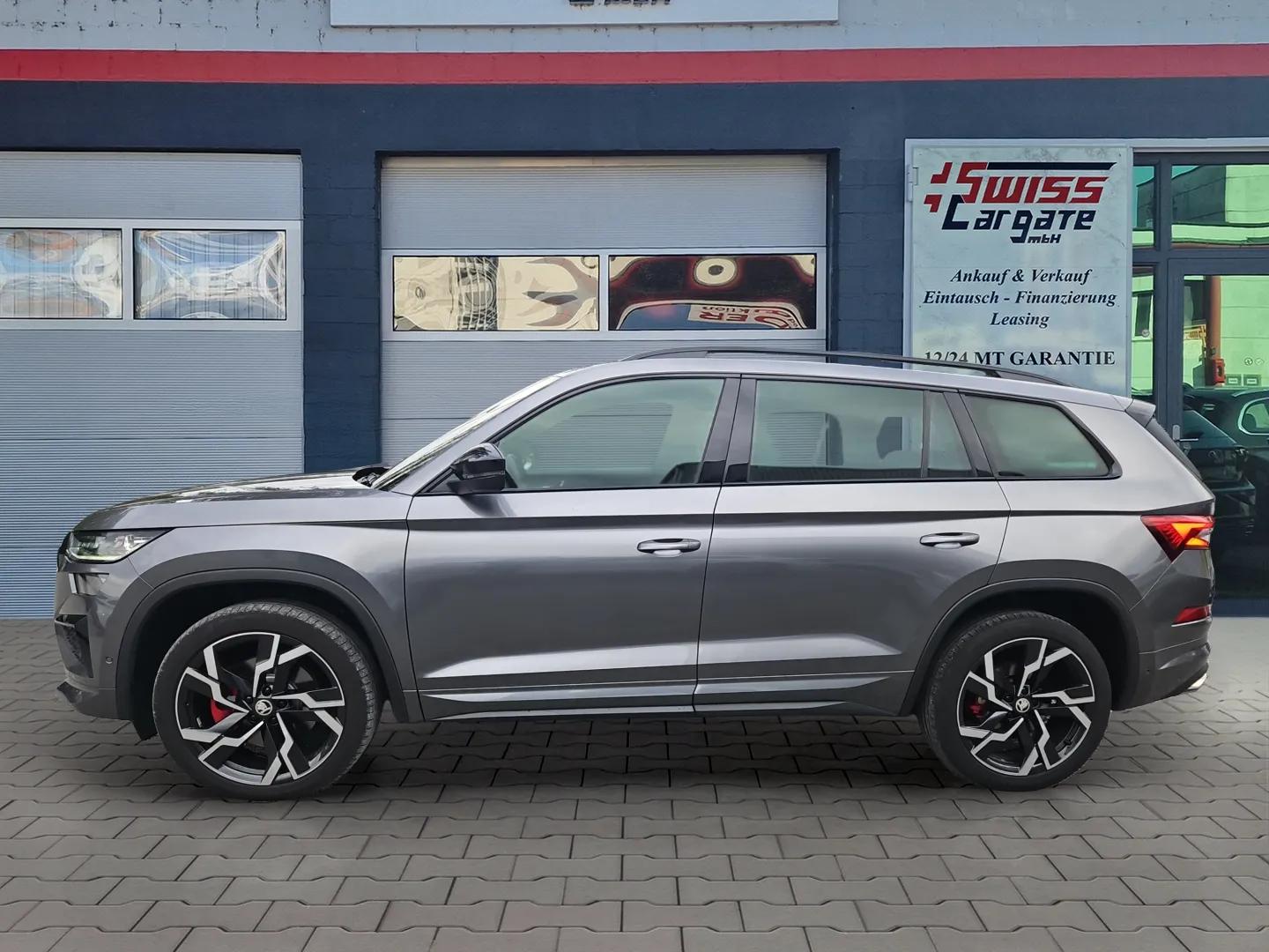 SKODA Kodiaq 2.0 TSI 4x4 RS mit AHK & Panoramadach + Standheizung-image-4