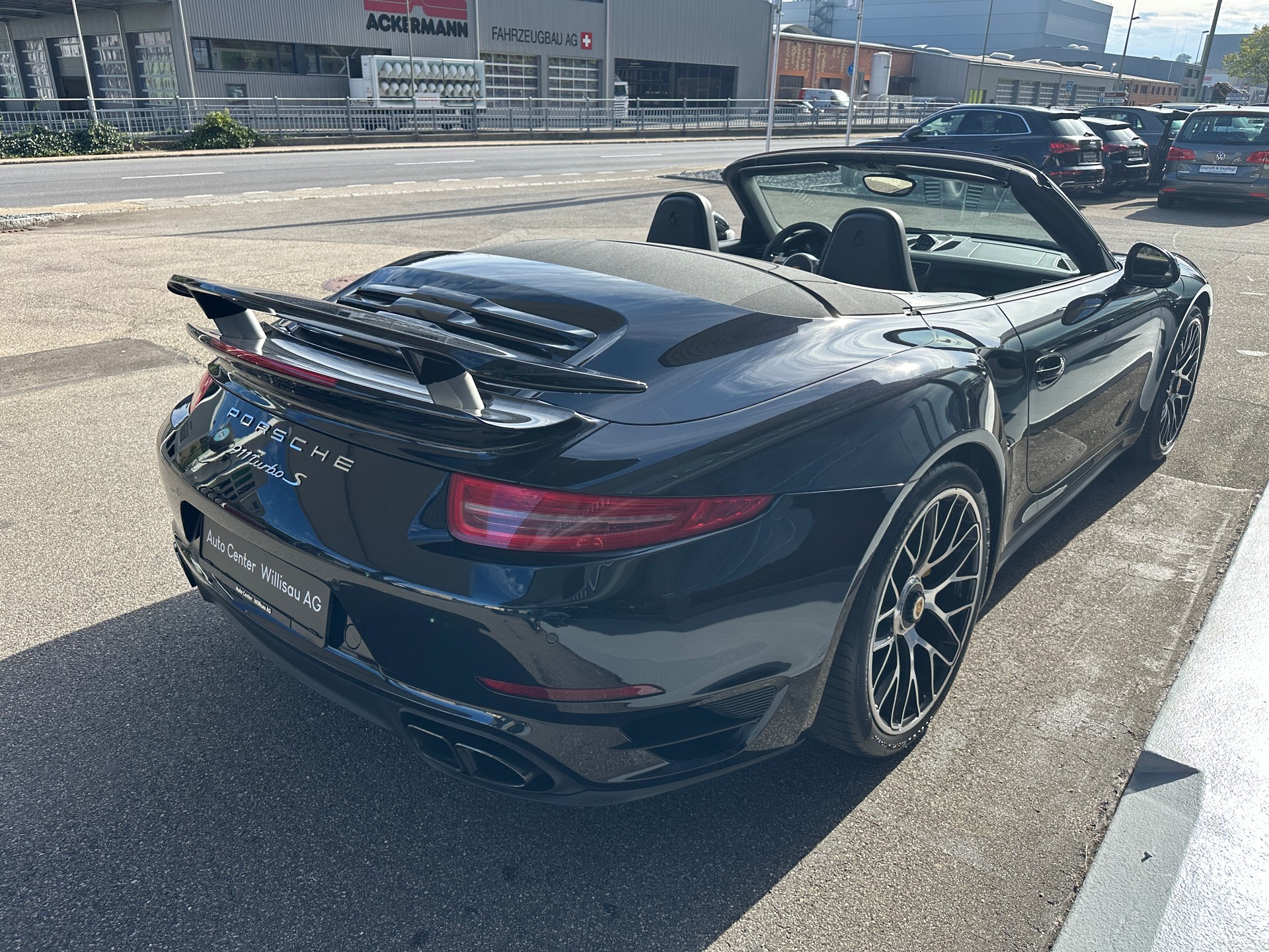 PORSCHE 911 Turbo S Cabrio PDK-image-9