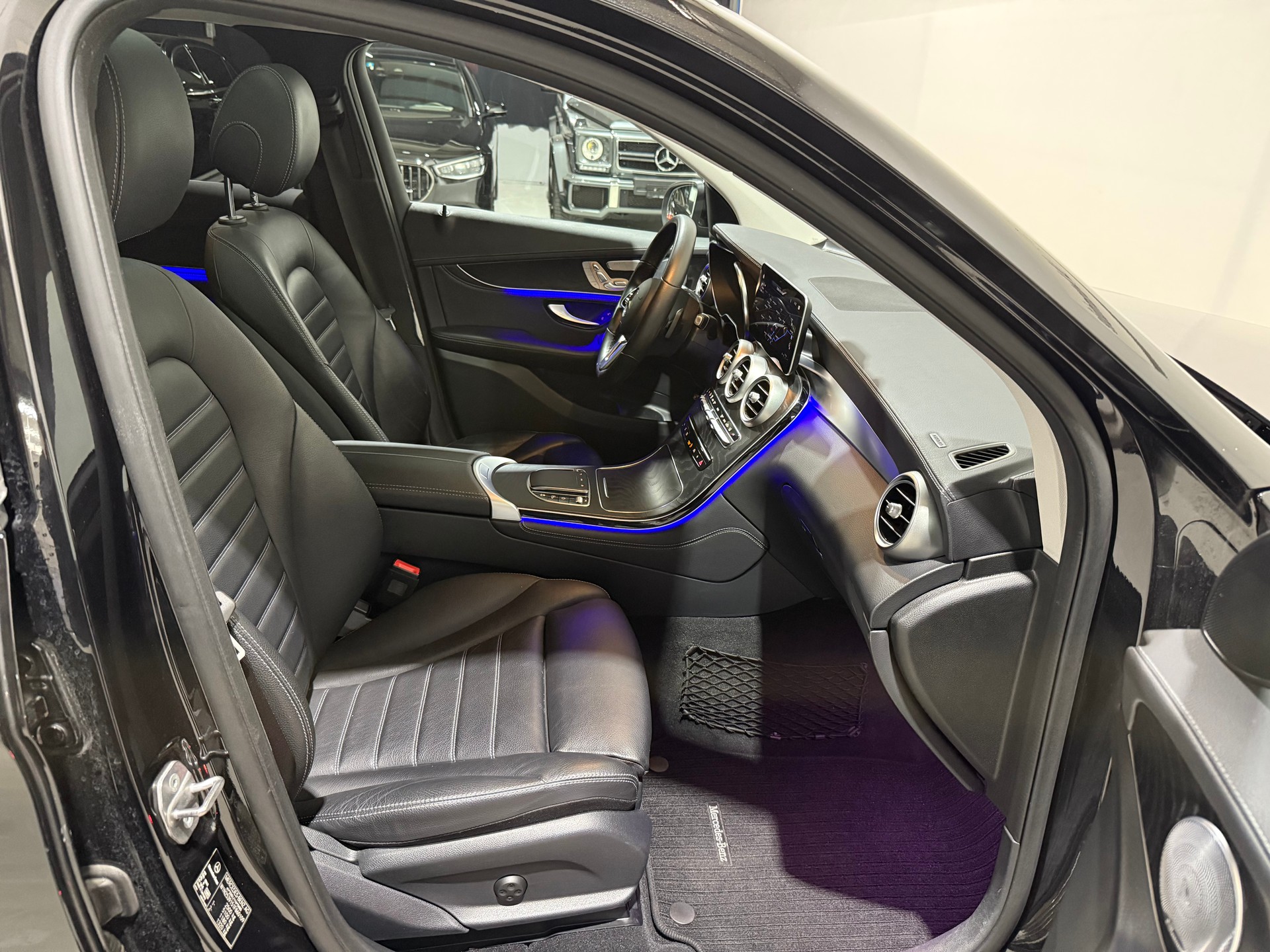 MERCEDES-BENZ GLC 220 d AMG Line 4Matic 9G-Tronic CH-Fahrzeug-image-13