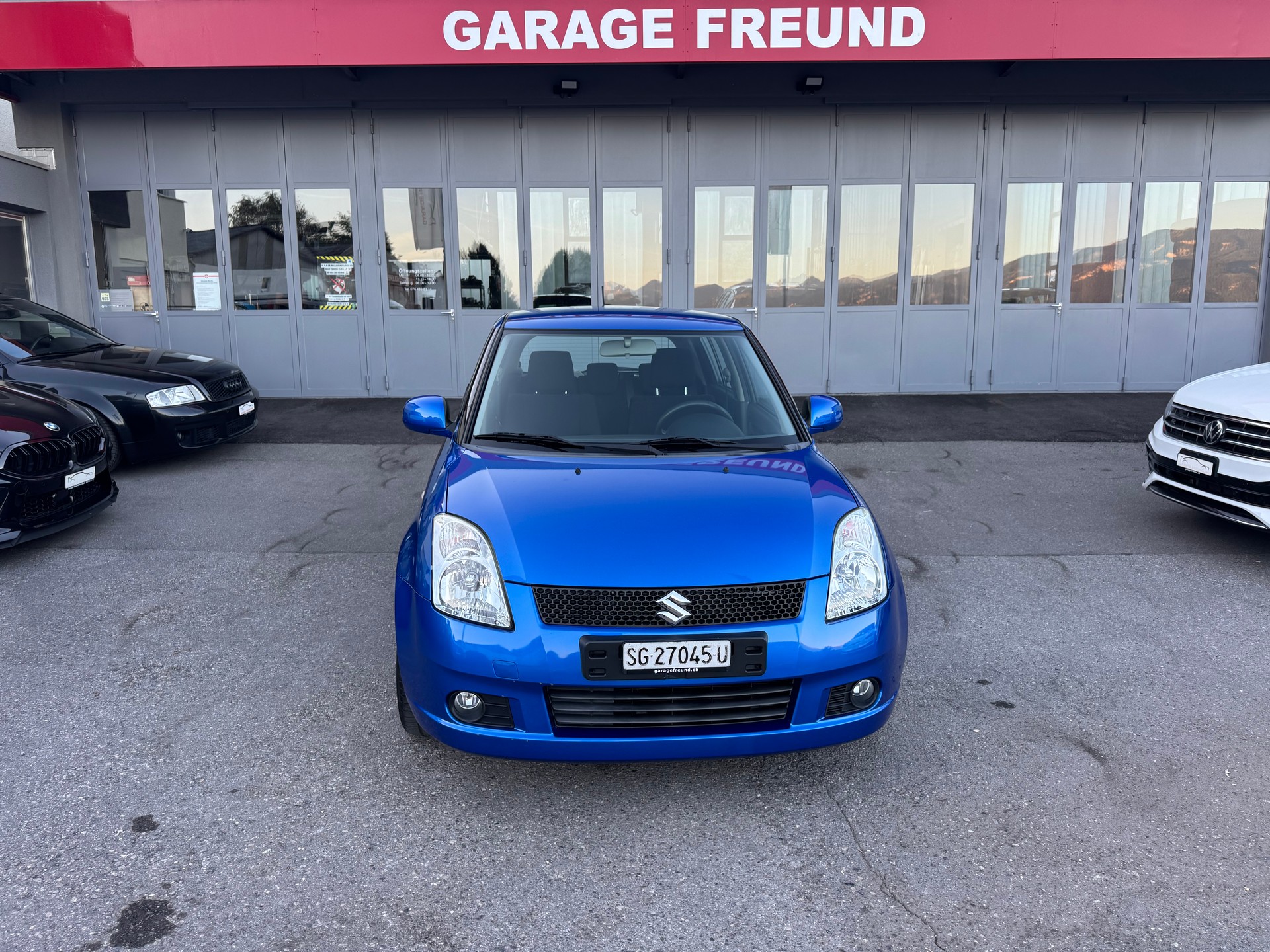 SUZUKI Swift 1.3i 16V GL Top 4x4-showroom-element-2
