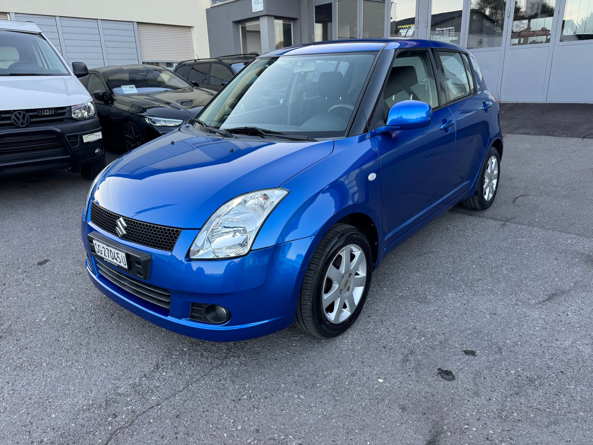 SUZUKI Swift 1.3i 16V GL Top 4x4-showroom-element-3