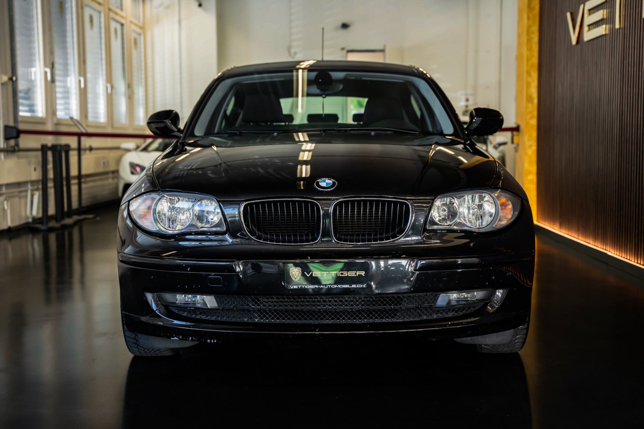 BMW 118d AccessPlus-showroom-element-1
