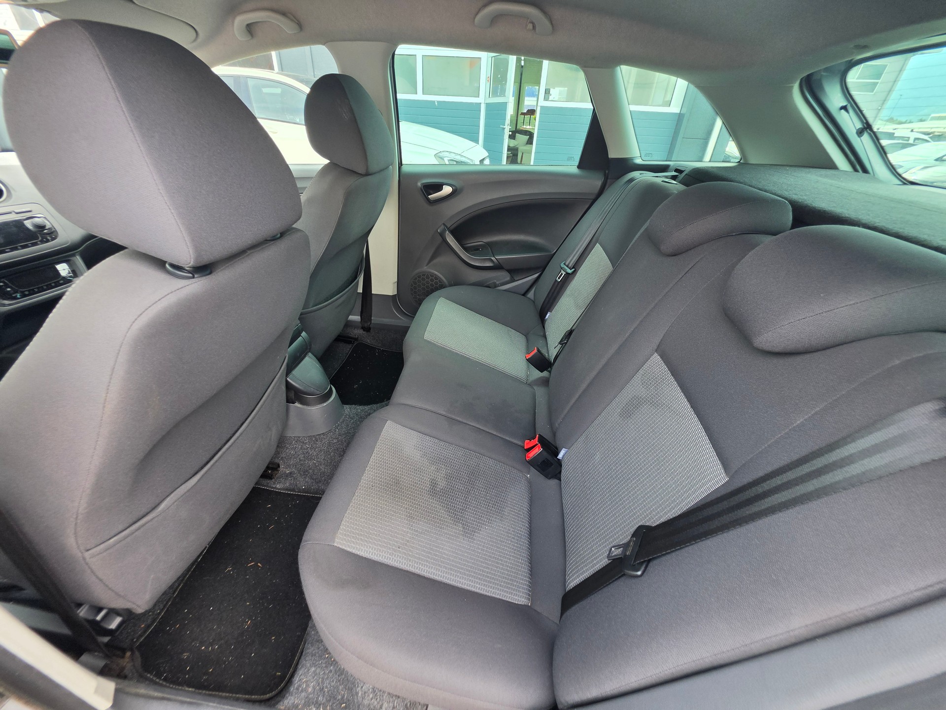SEAT Ibiza ST 1.2 TSI Sport-image-8