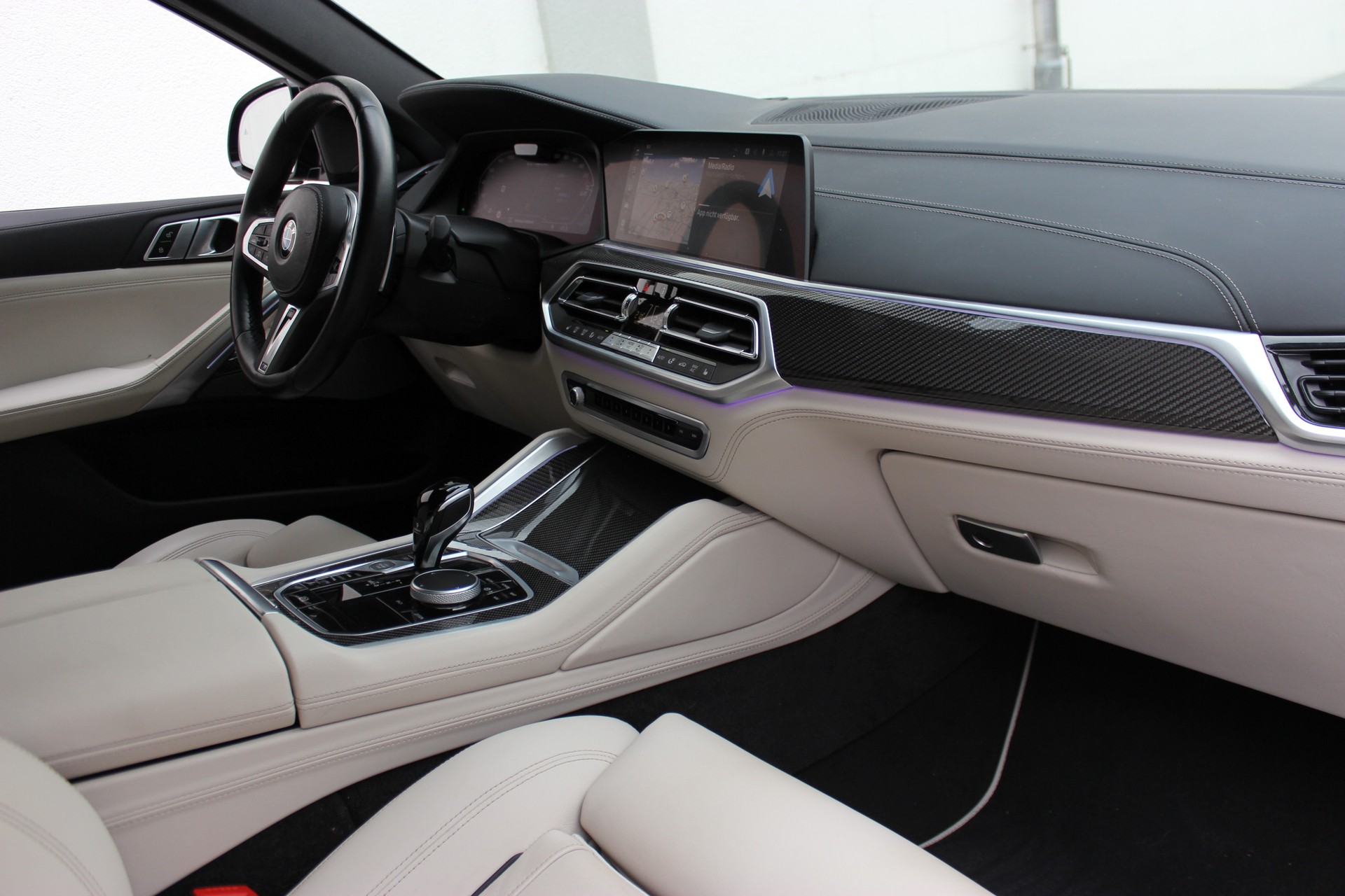 BMW X6 M50i INDIVIDUAL *SAN MARINO BLAU* 🎉1.88%-LEASINGAKTION🎉-showroom-element-1