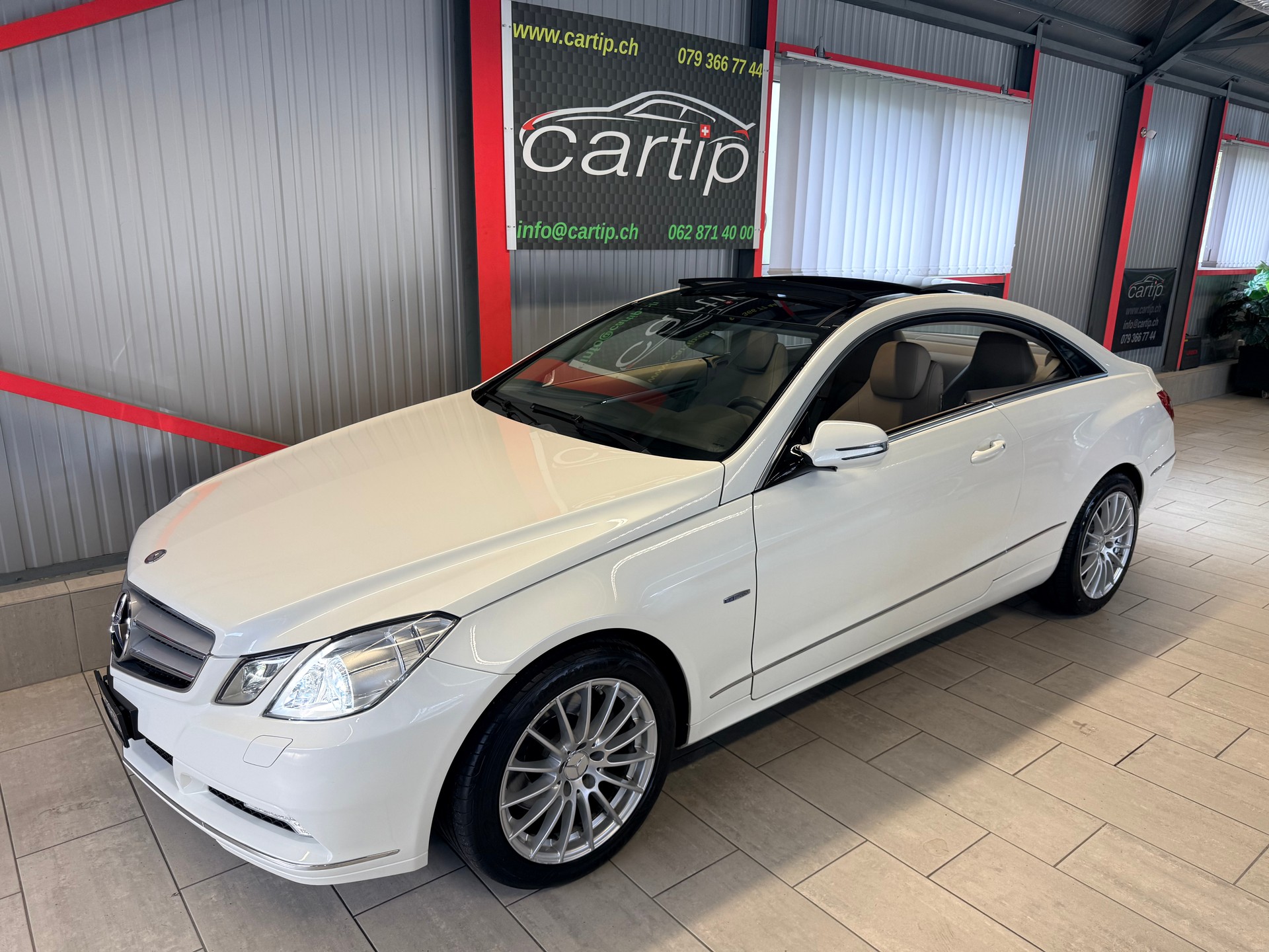 MERCEDES-BENZ E 350 CGI BlueEfficiency 7G-Tronic-image-3