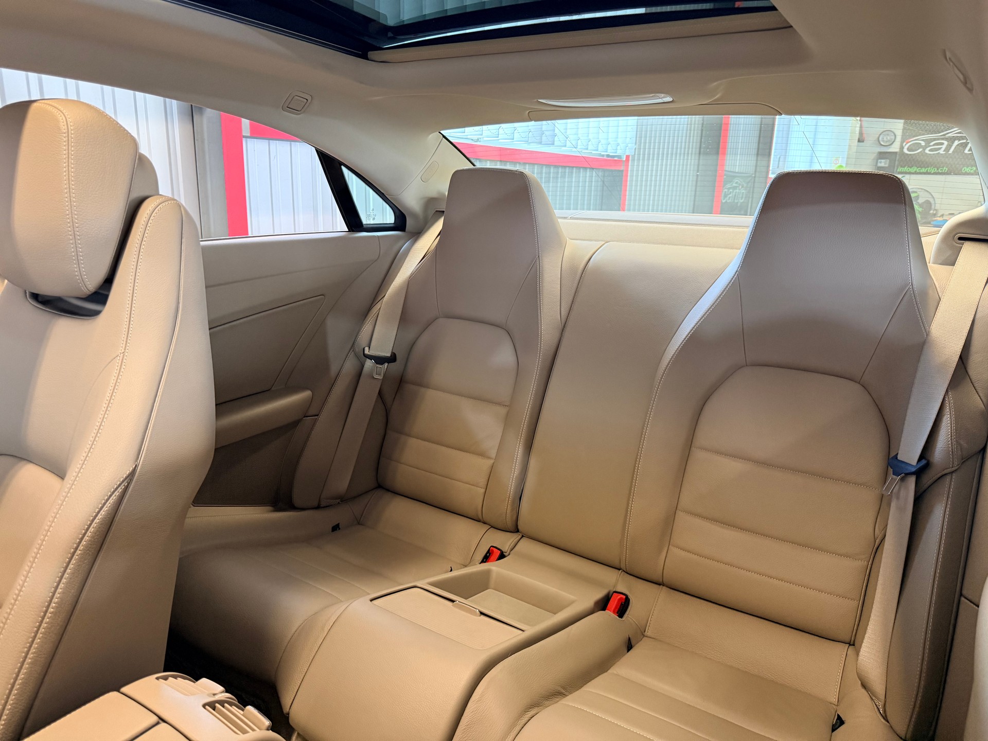 MERCEDES-BENZ E 350 CGI BlueEfficiency 7G-Tronic-image-11