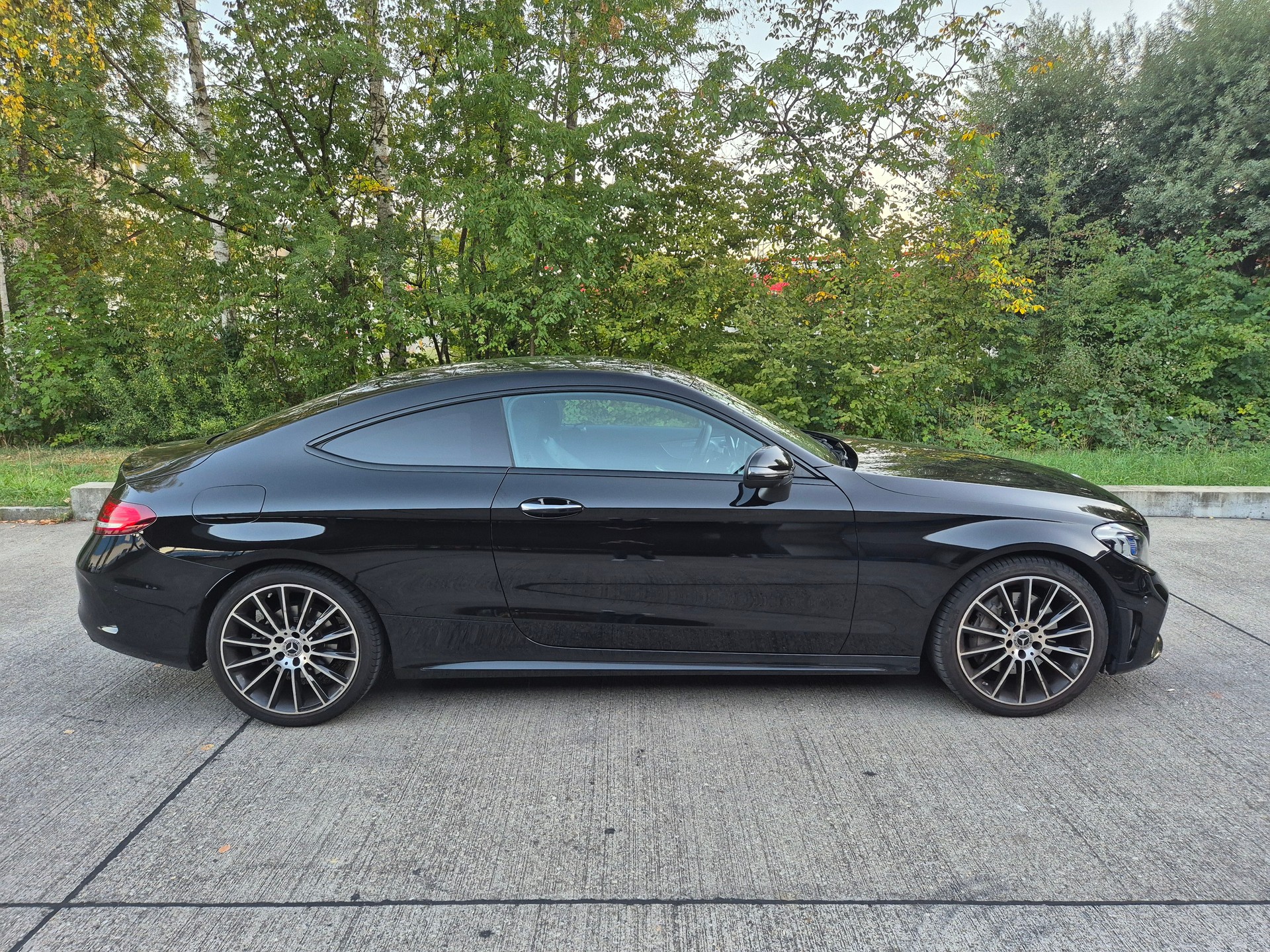 MERCEDES-BENZ C 300 AMG Line 4matic