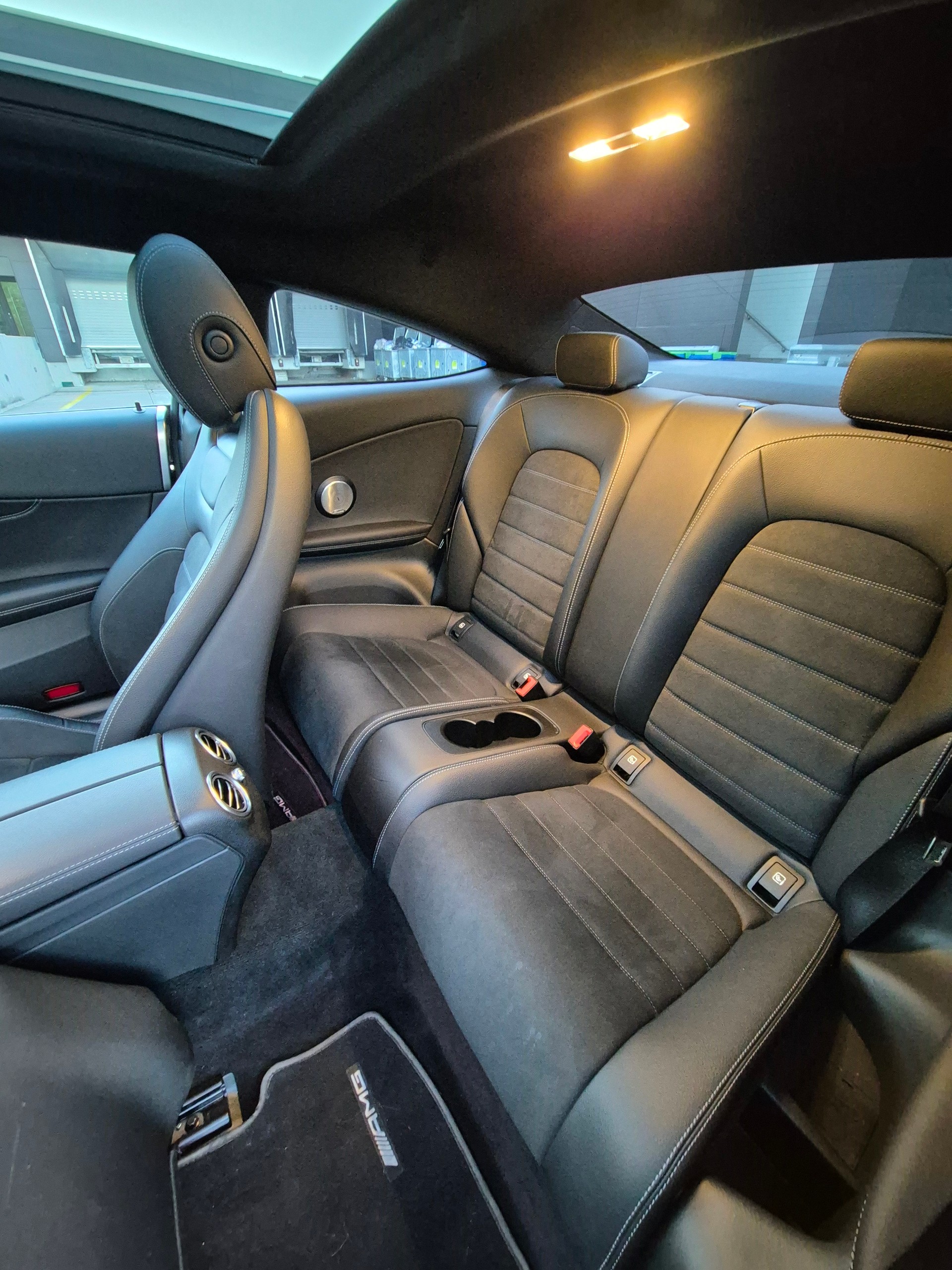 MERCEDES-BENZ C 300 AMG Line 4matic-image-5