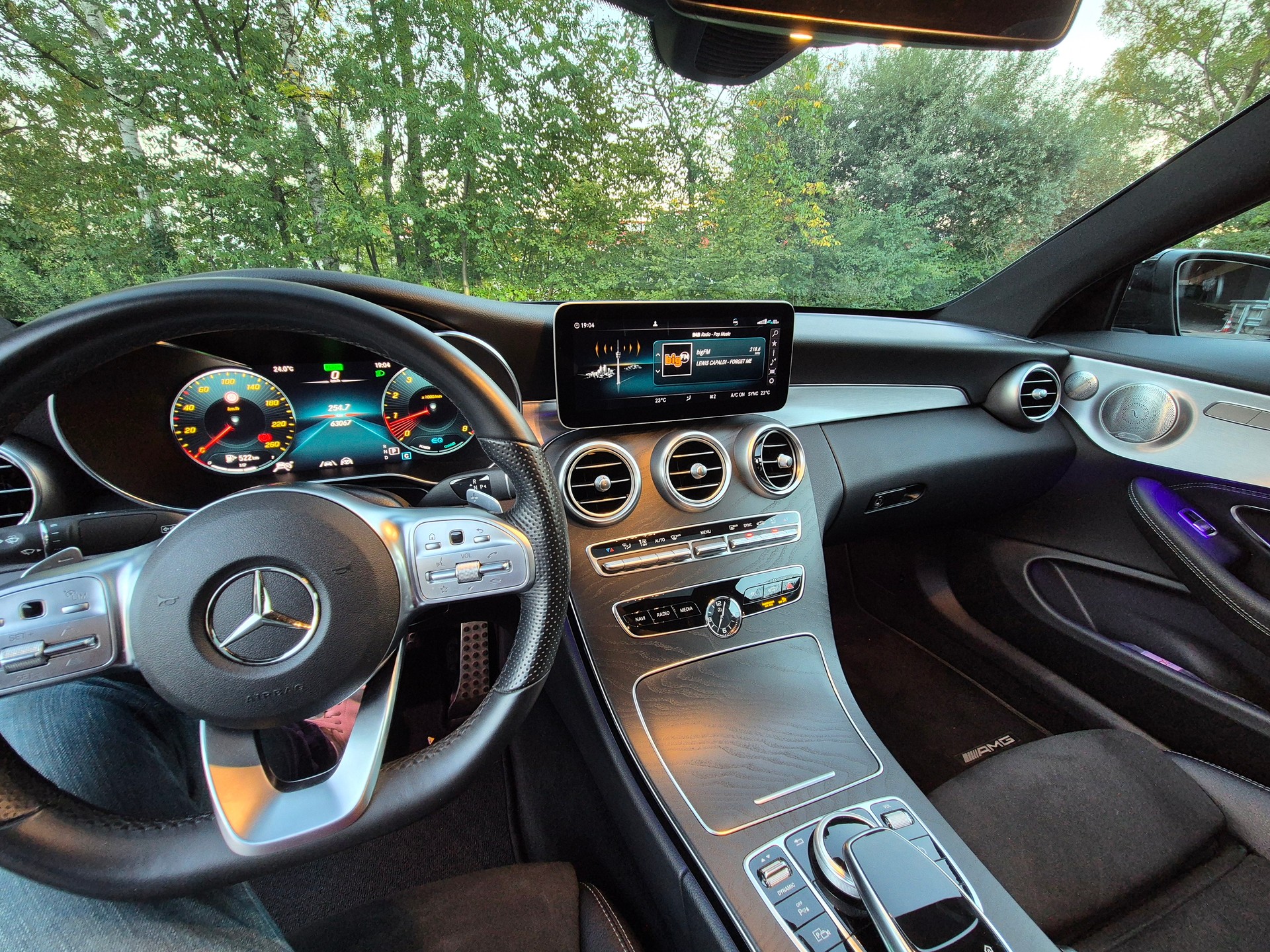 MERCEDES-BENZ C 300 AMG Line 4matic-image-6