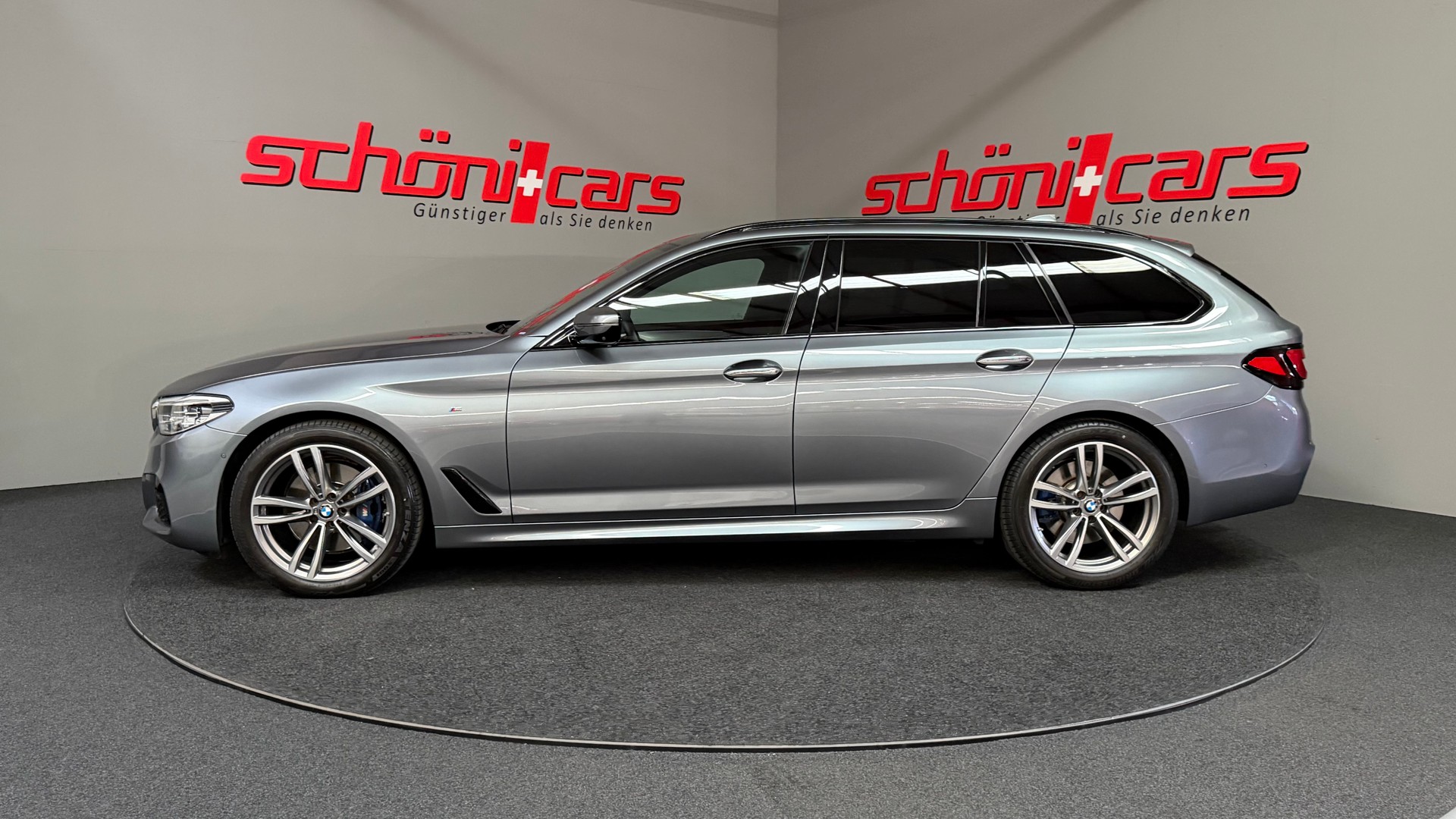 BMW 530i xDrive Touring Steptronic-showroom-element-3