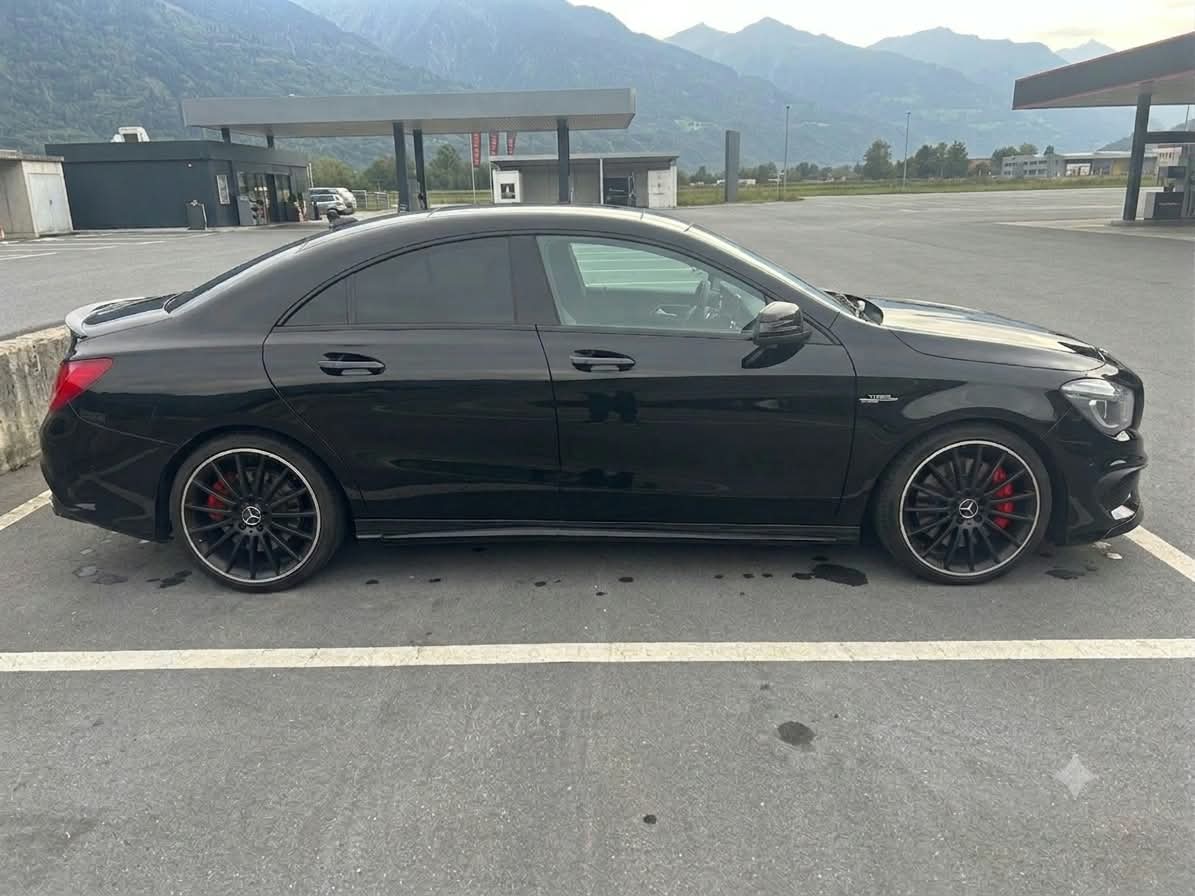 MERCEDES-BENZ CLA 45 AMG 4m-image-1