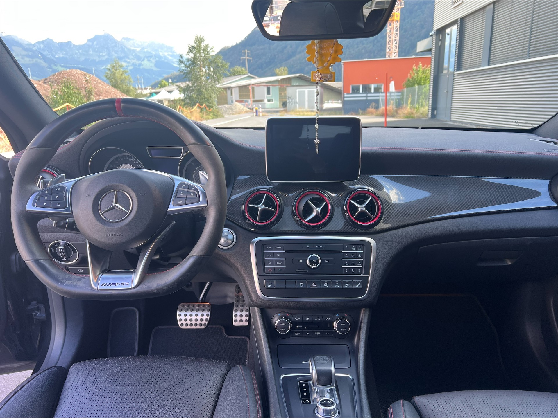 MERCEDES-BENZ CLA 45 AMG 4m-image-8