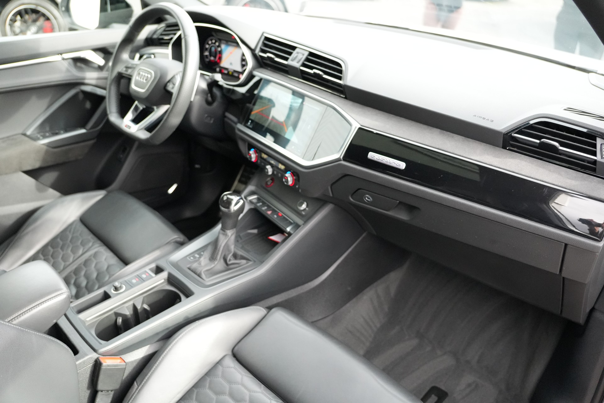 AUDI RS Q3 Sportback quattro S tronic (CH)-image-13