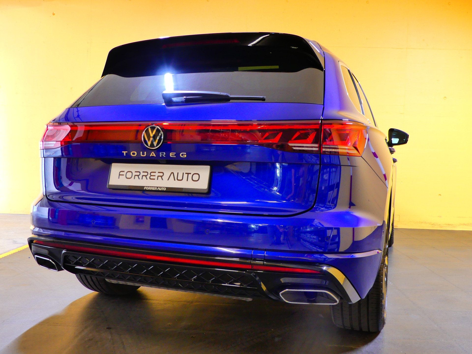 VW Touareg 3.0 TDI R-Line Tiptronic-image-5