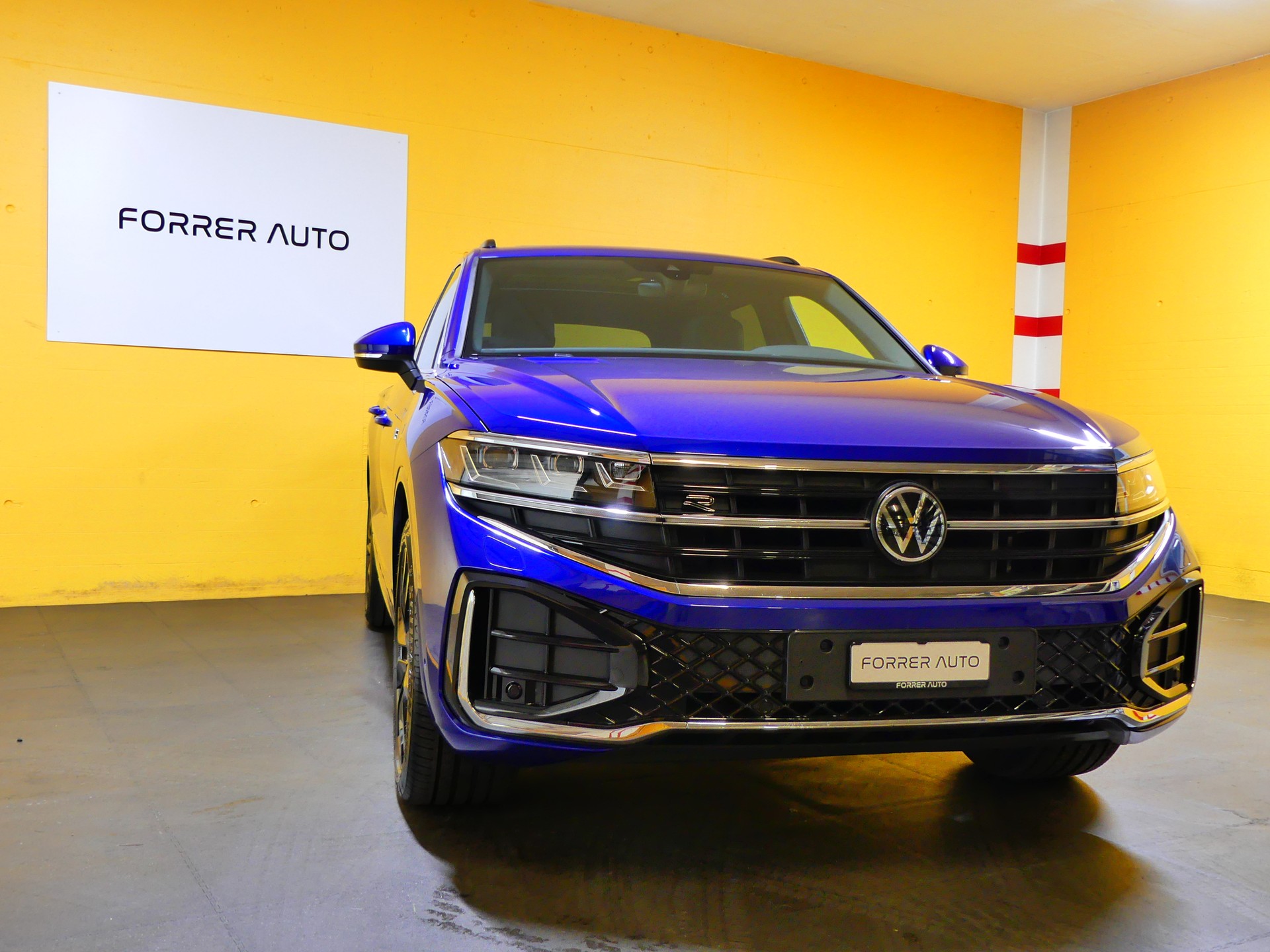 VW Touareg 3.0 TDI R-Line Tiptronic-image-1
