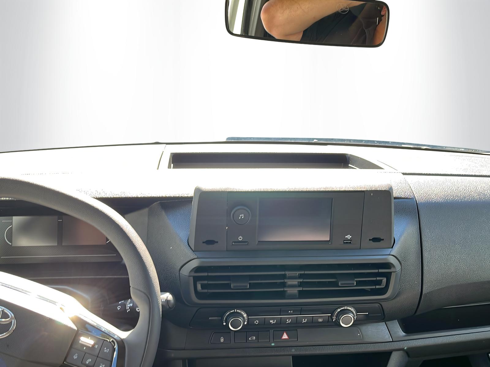 TOYOTA PROACE Van L1 1.5 D Active-image-8