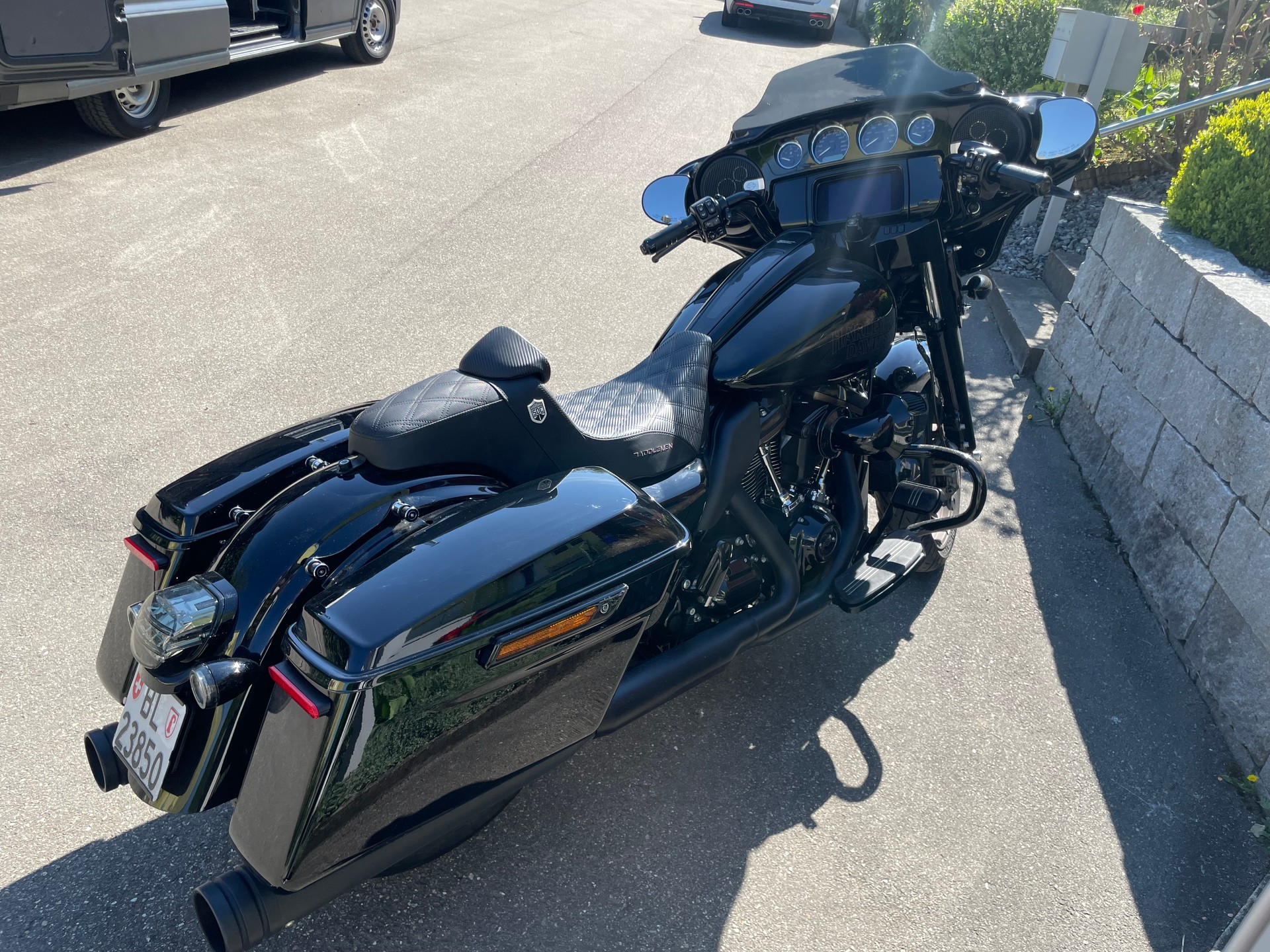 HARLEY-DAVIDSON FLHXST Street Glide ST 117-image-2