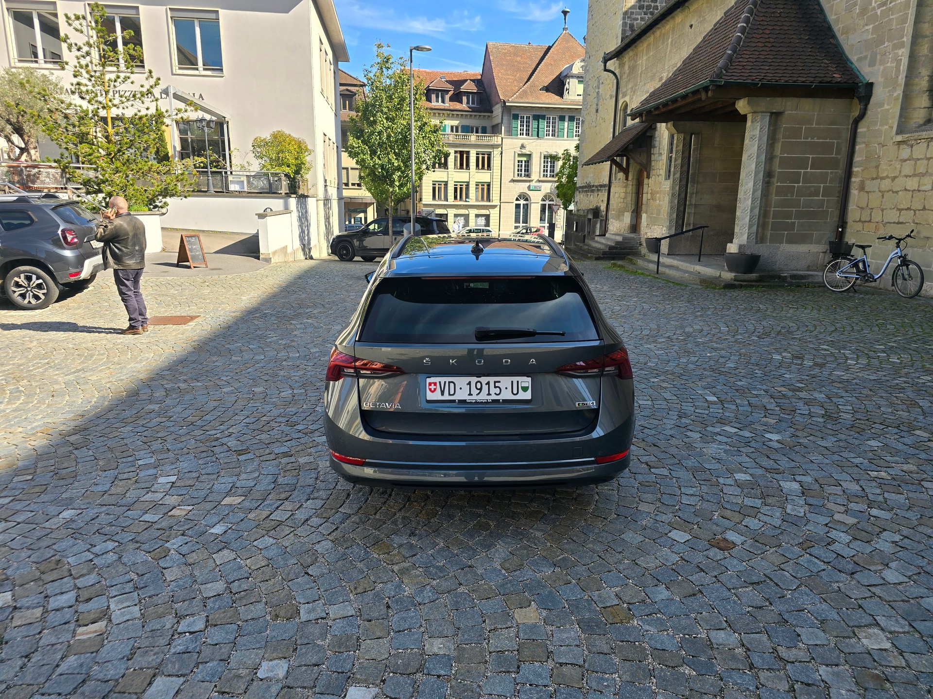 SKODA Octavia Combi 1.0 TSI mHEV DSG Ambition-image-3