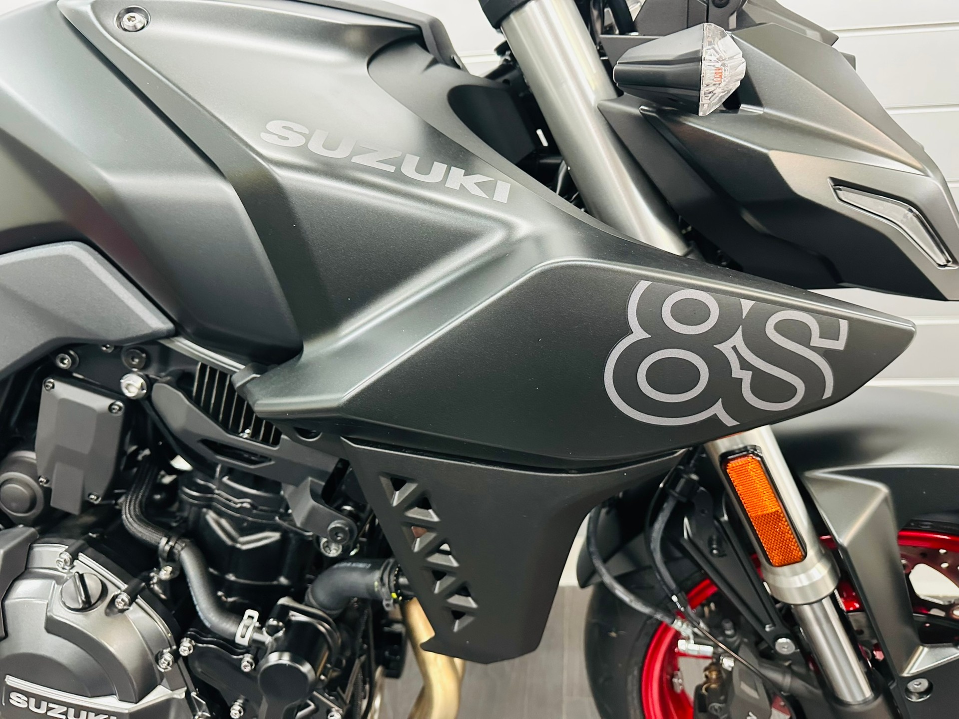 SUZUKI GSX-8S-image-6