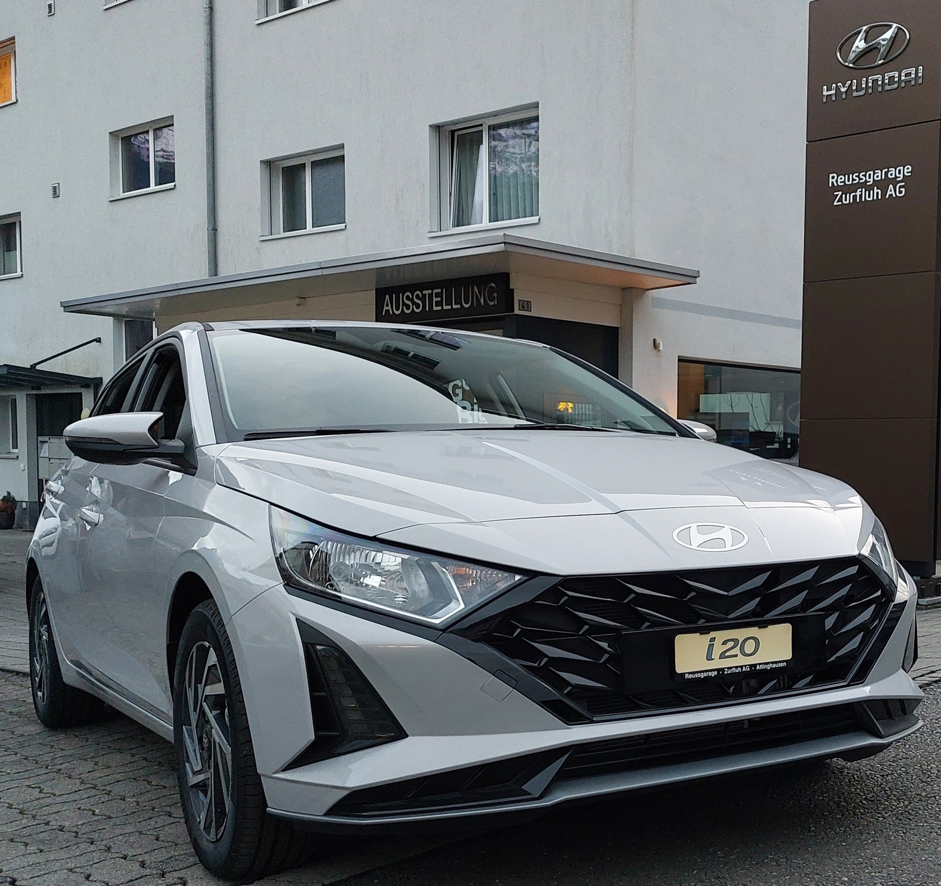 HYUNDAI i20 1.0 T-GDi Amplia DCT-showroom-element-1
